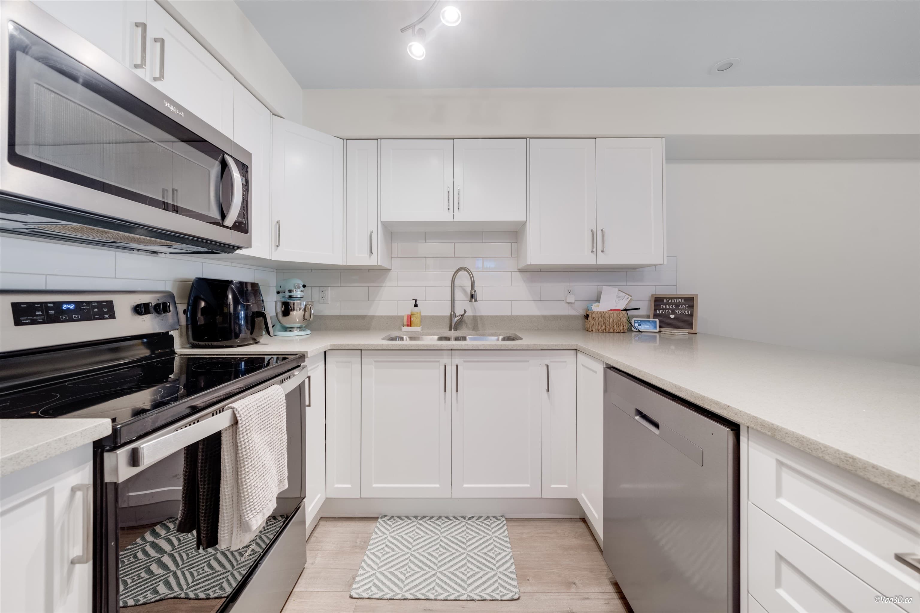 219 - 30515 Cardinal Avenue, Abbotsford, V2T 0A8 — photo 1