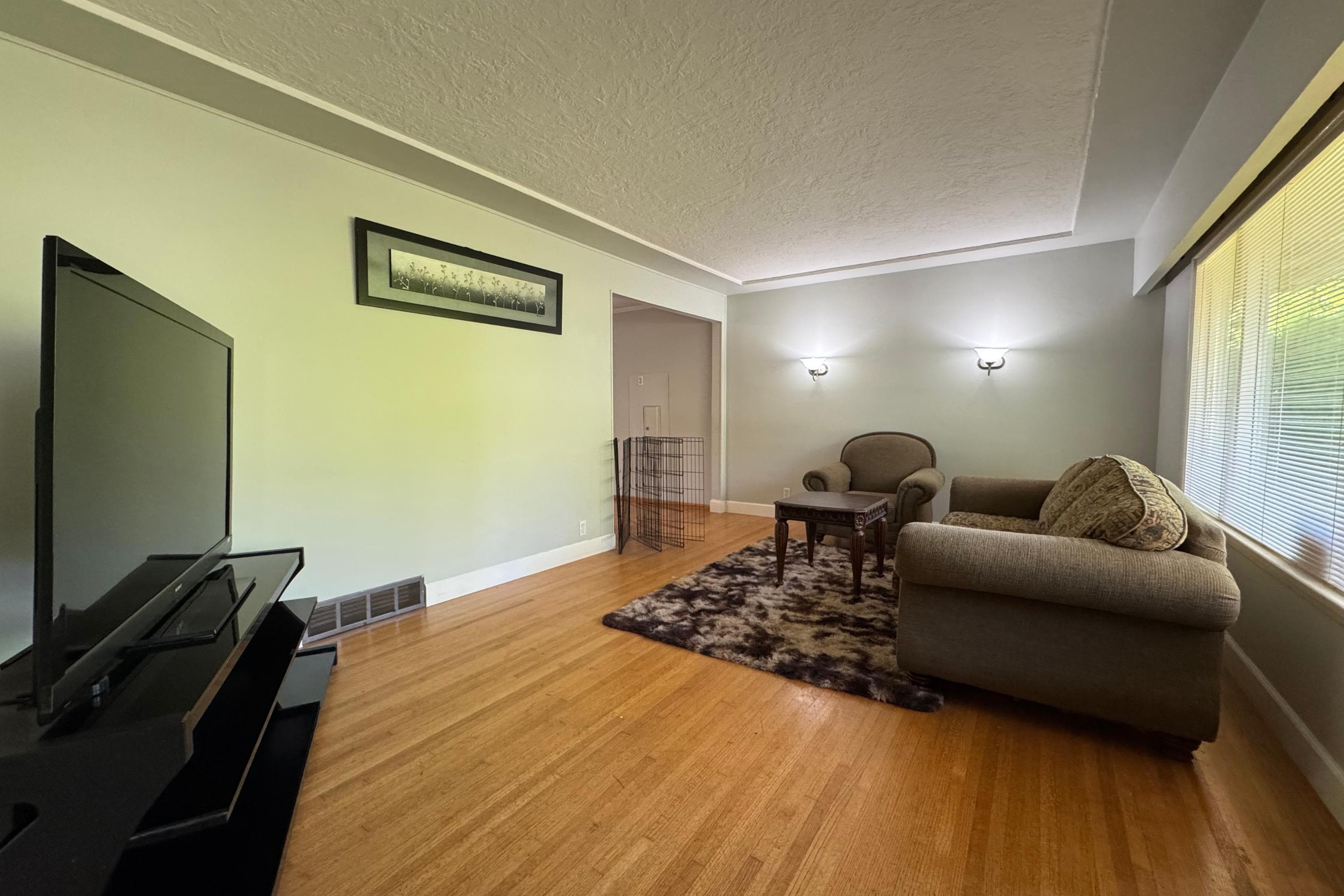 13654 Larner Road, Surrey, V3R 5K2 — photo 3