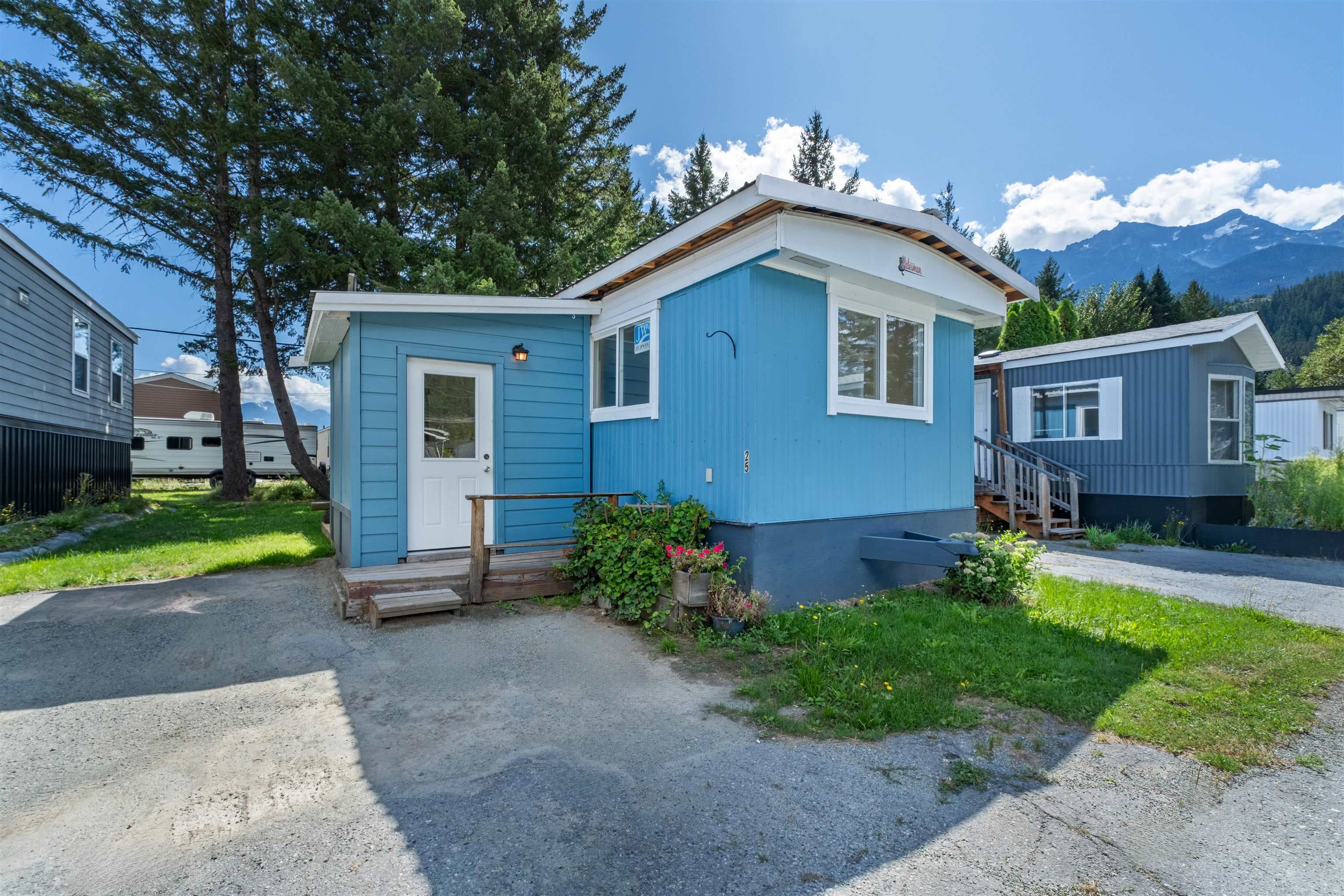 25 - 7370 Highway 99, Pemberton