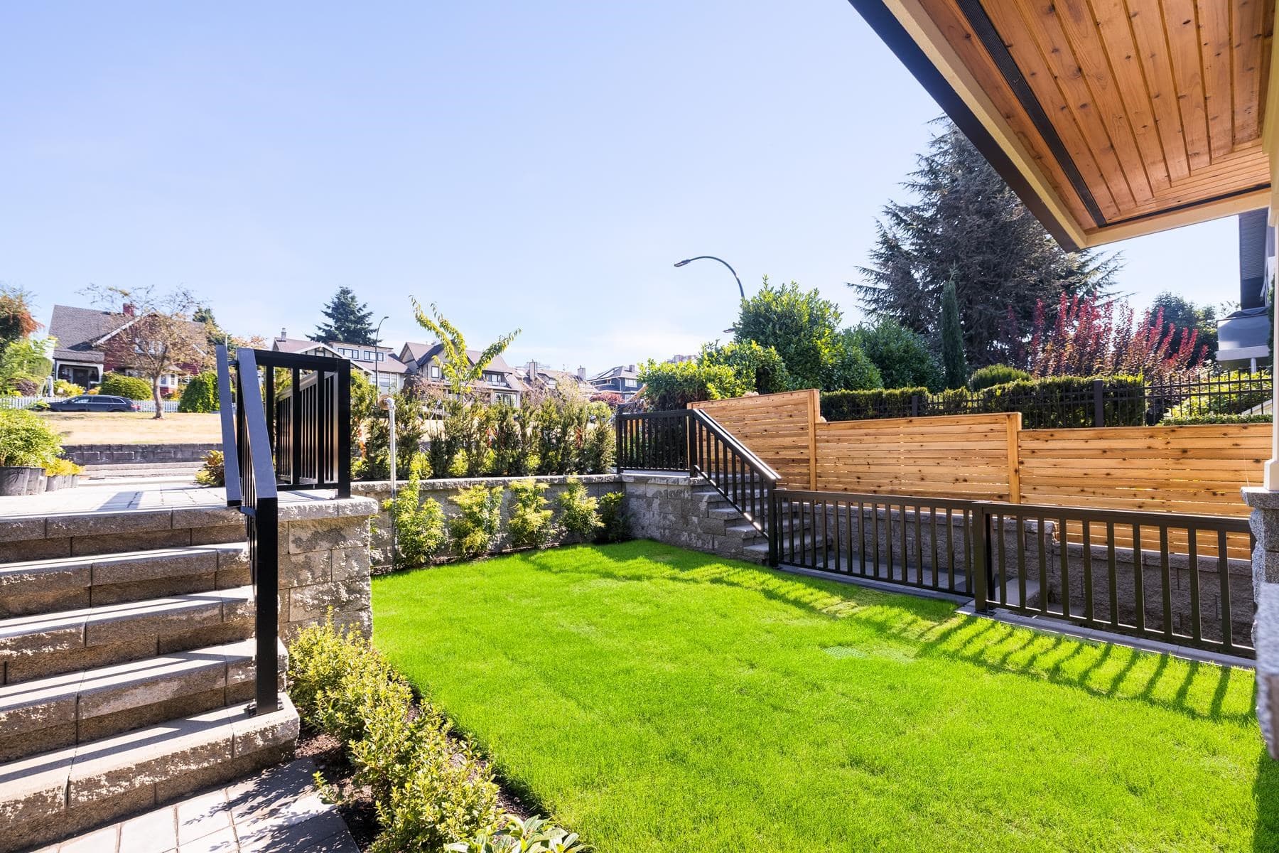 263 W 6th Street, North Vancouver, V7M 1K7 — photo 3