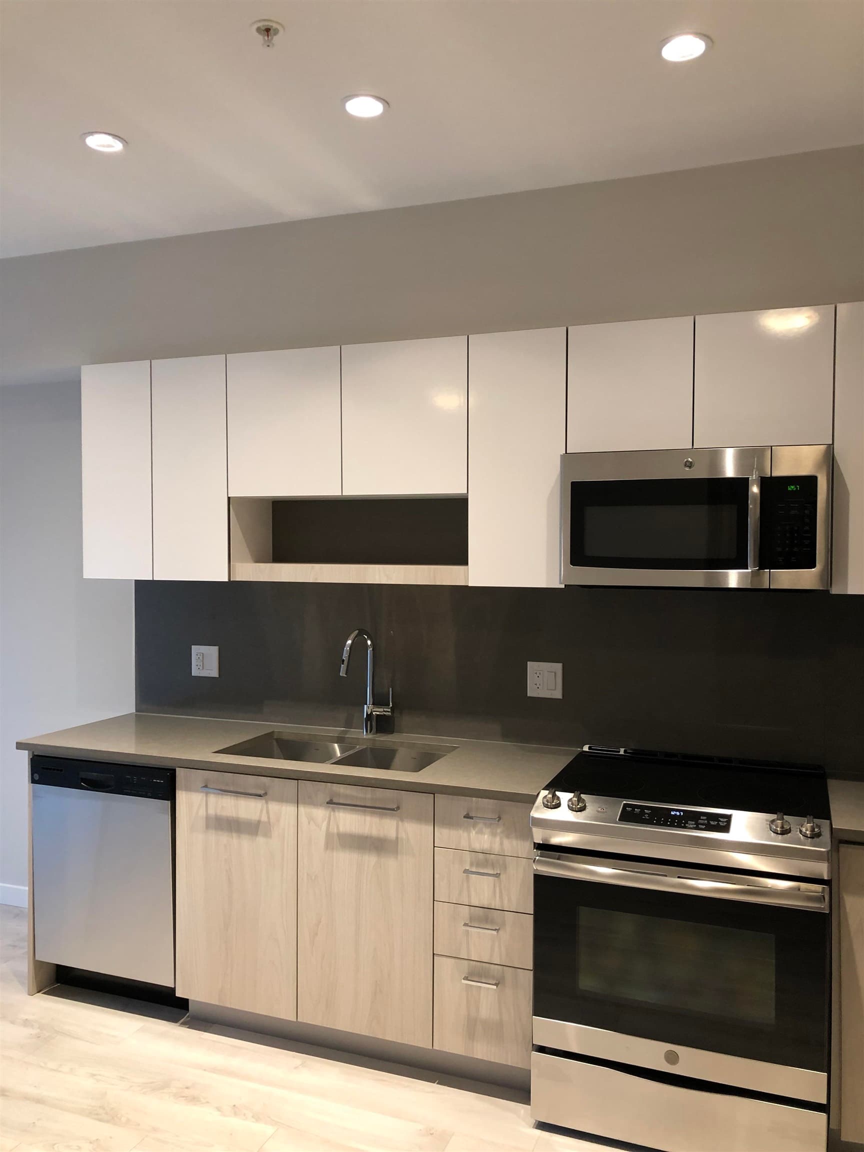 521 - 13768 108 Avenue, Surrey, V3T 0L9 — photo 3