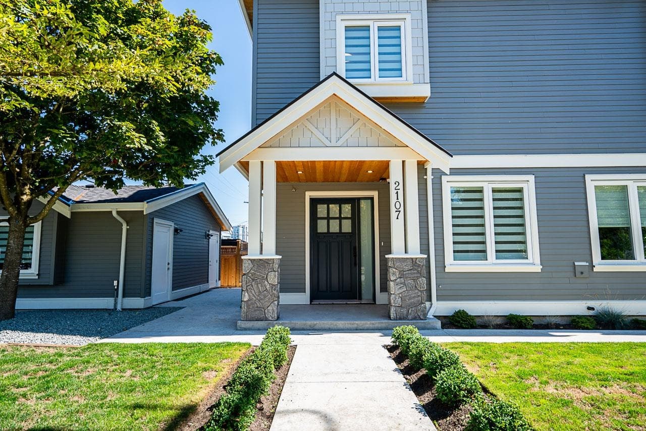 2107 E 33rd Avenue, Vancouver, V5N 3E9 — photo 1