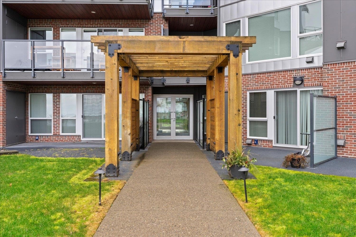 209 - 378 Esplanade Avenue, Harrison Hot Springs, V0M 1A3 — photo 3