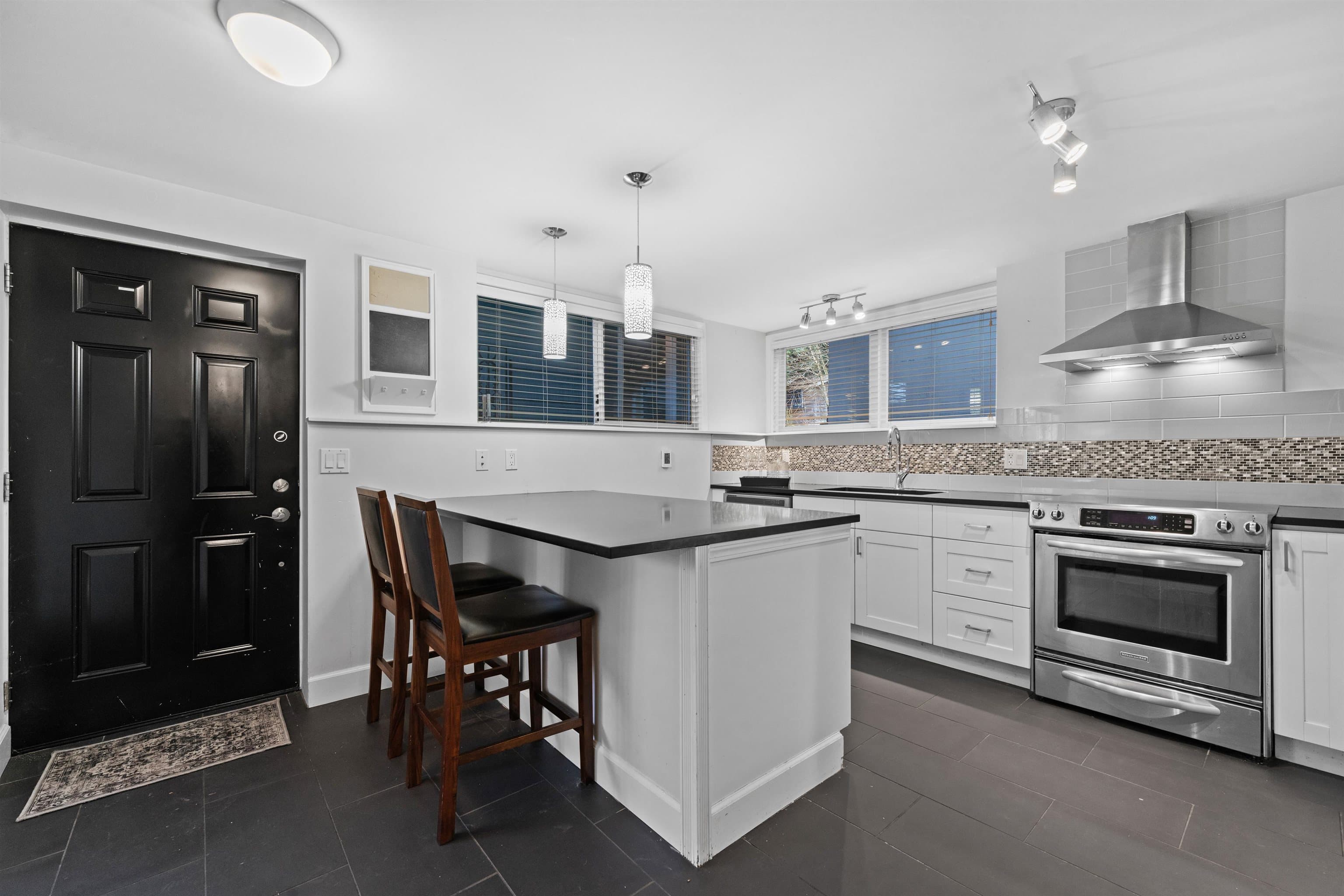 385 Stevens Drive, West Vancouver, V7S 1C7 — photo 4