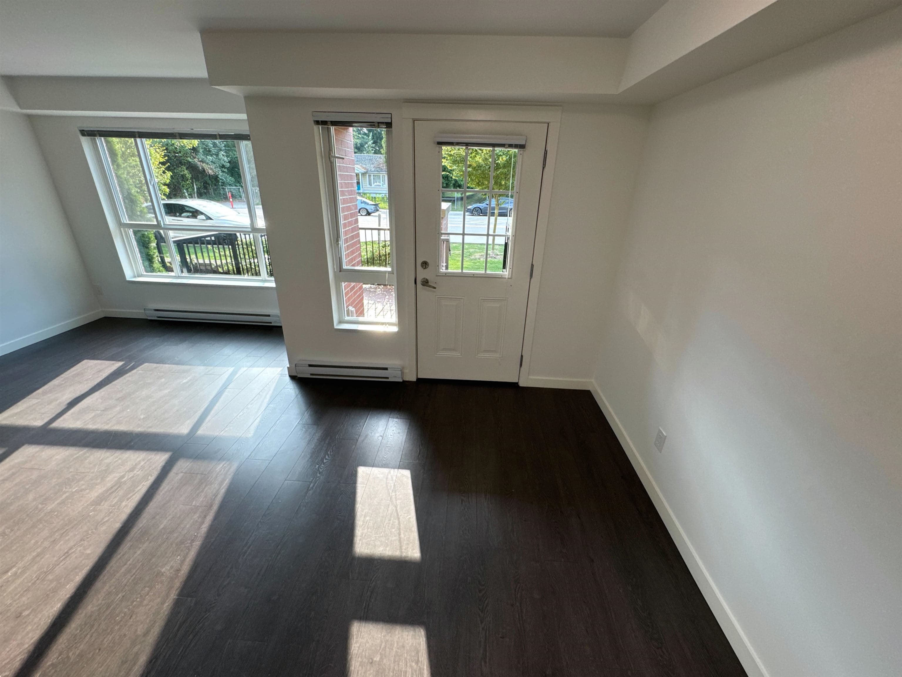 103 - 10688 140 Street, Surrey, V3T 0M6 — photo 2