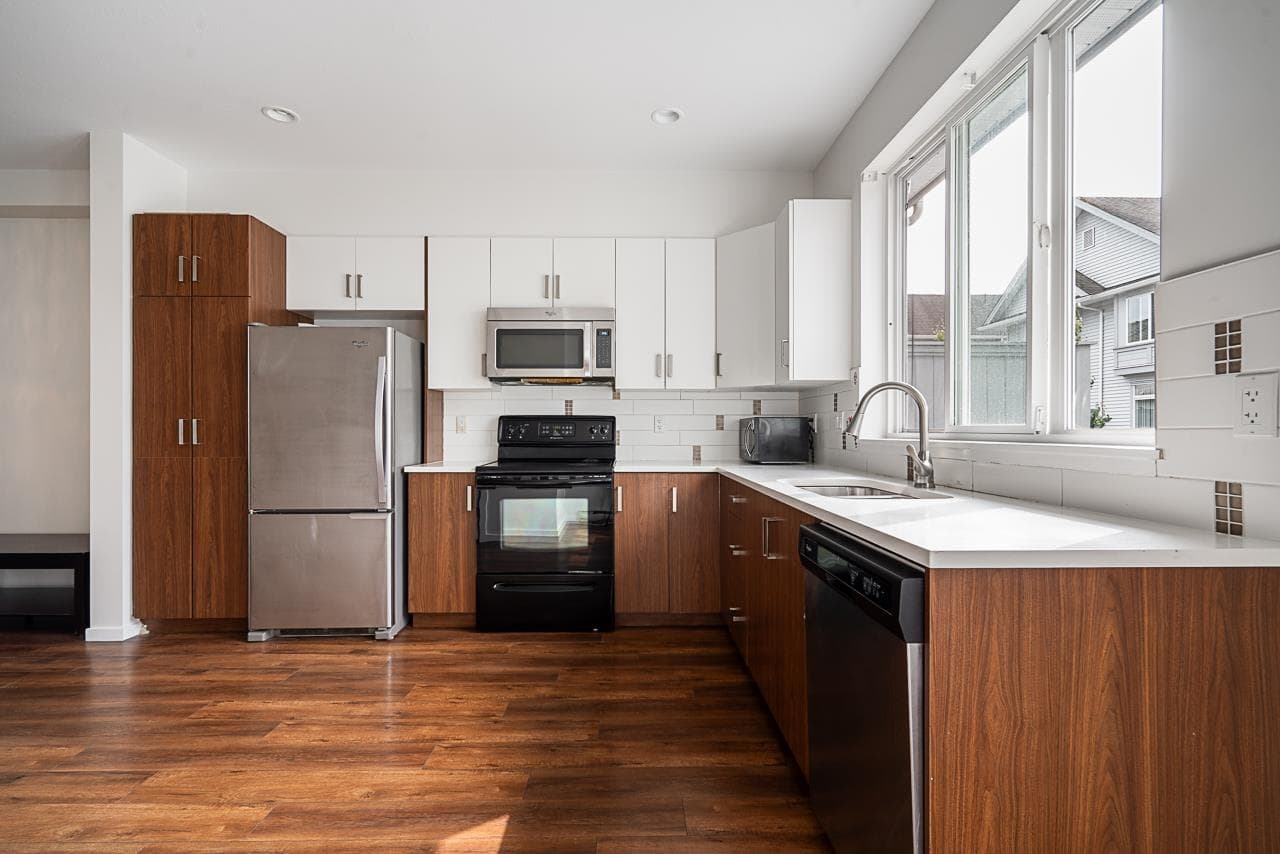 29 - 5858 142 Street, Surrey, V3X 0H2 — photo 2