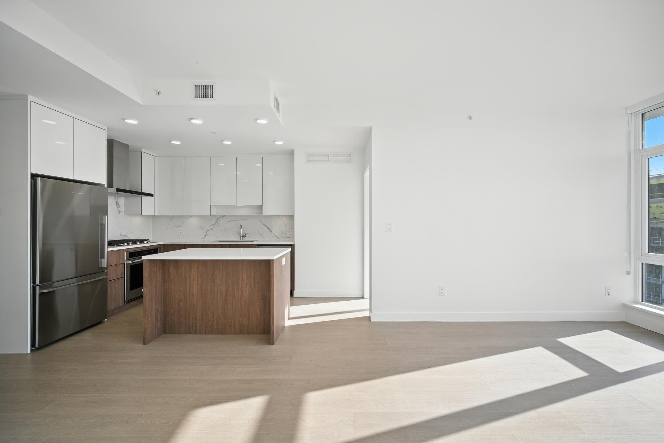 1601 - 699 Whiting Way, Coquitlam, V3J 0N7 — photo 2