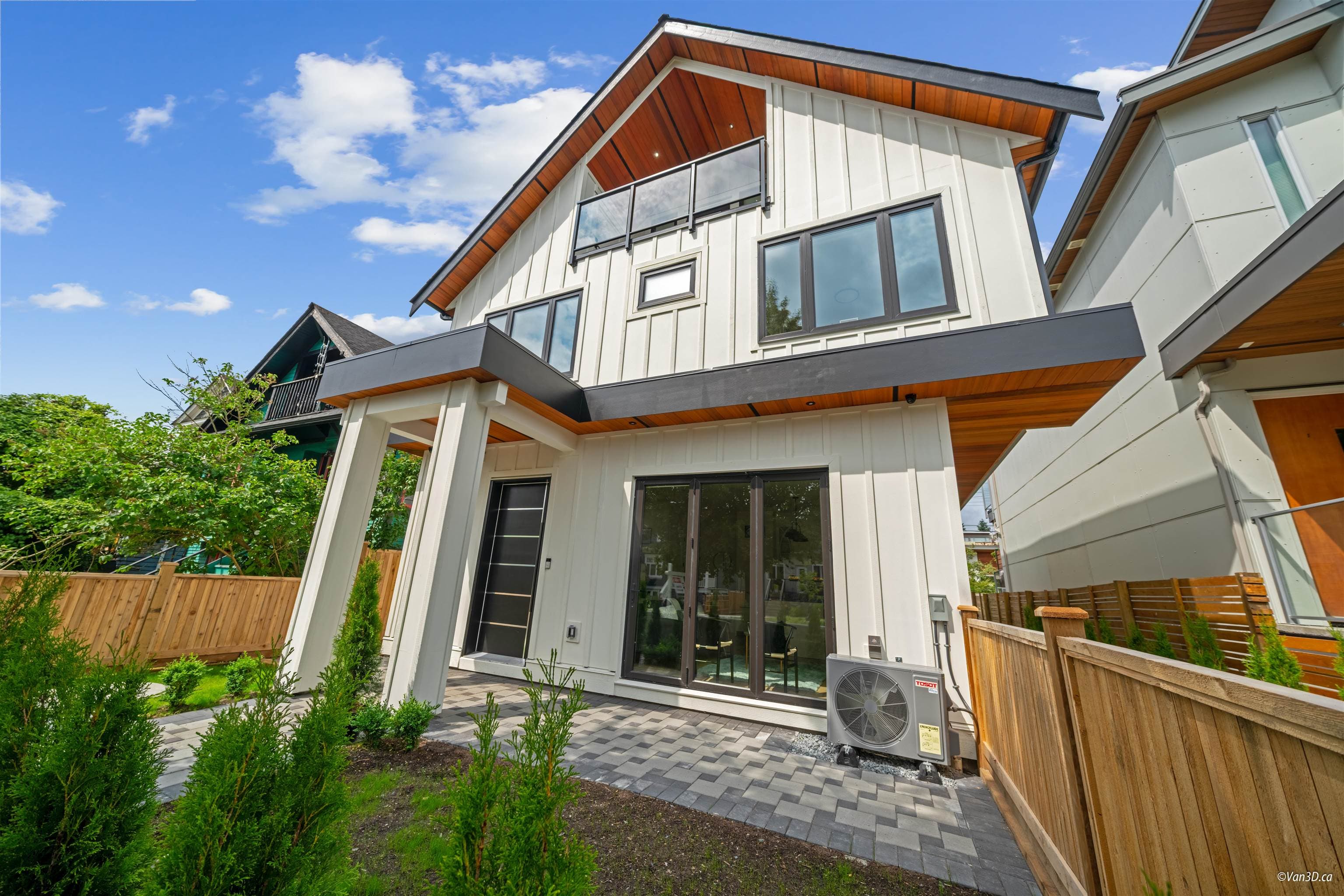 1 - 4463 Walden Street, Vancouver, V5V 3S4 — photo 2