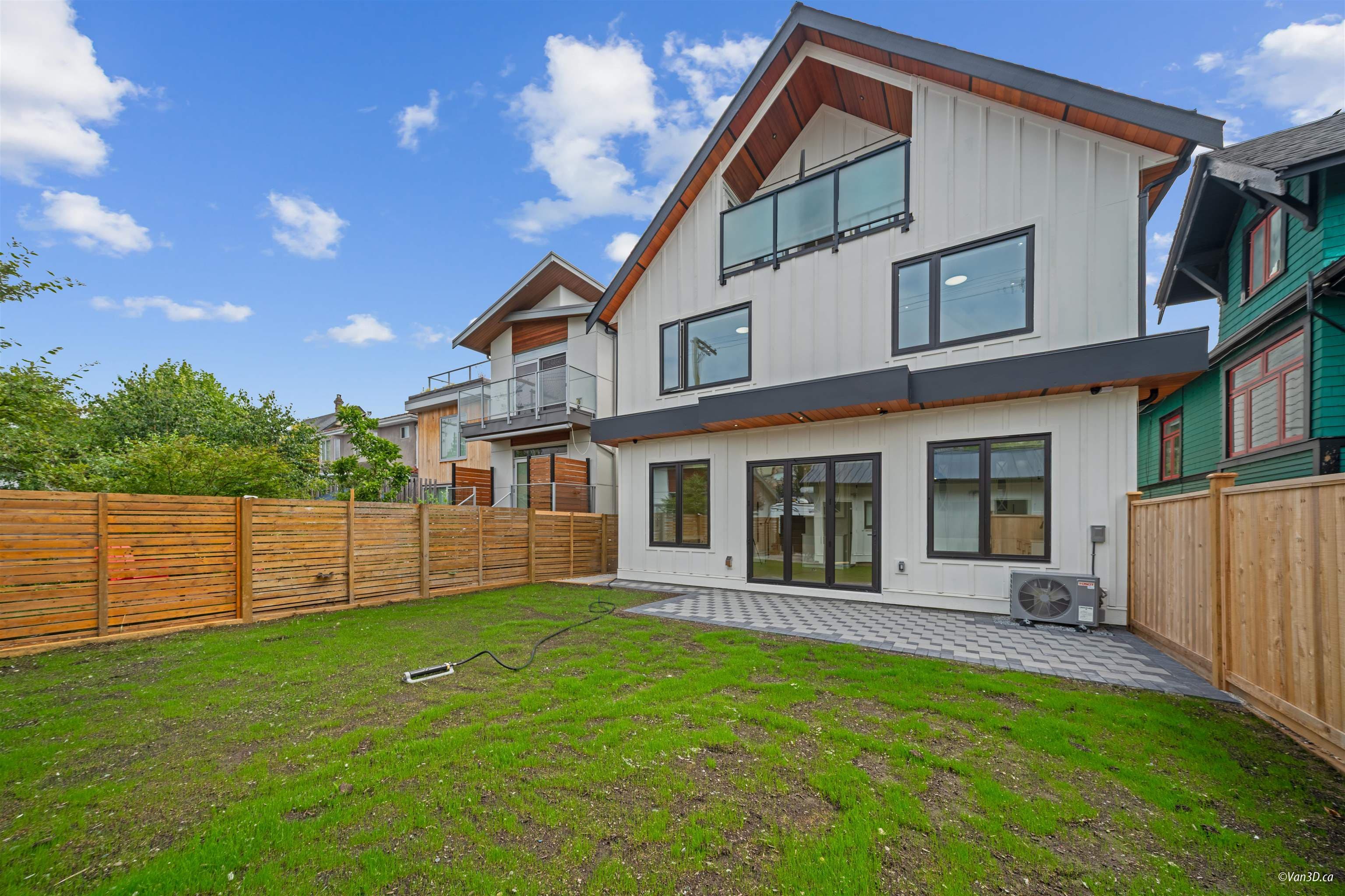 2 - 4463 Walden Street, Vancouver, V5V 3S4 — photo 2