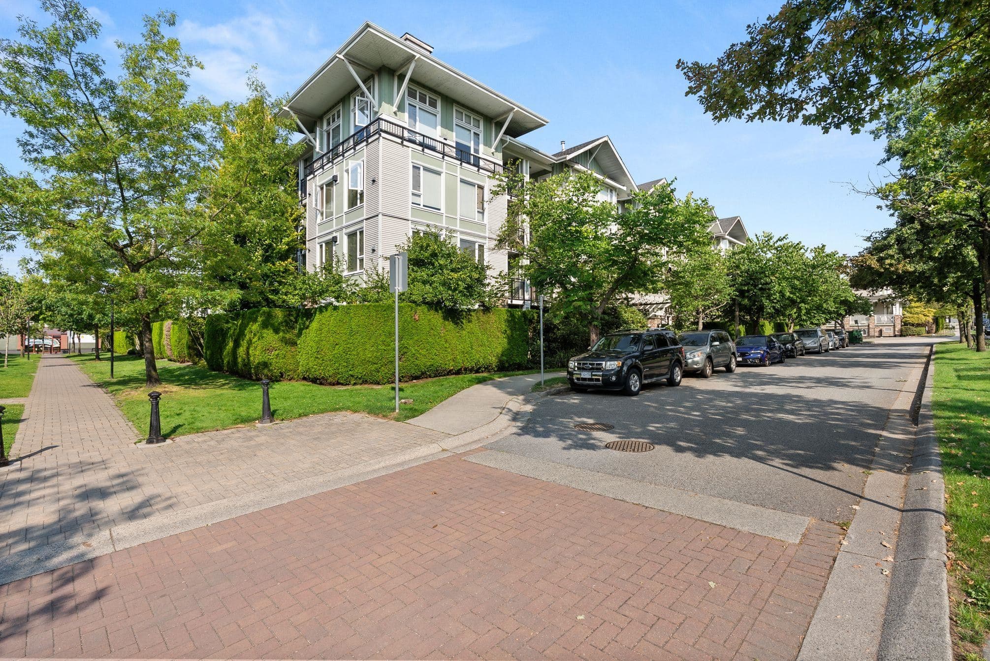 417 - 7089 Mont Royal Square, Vancouver, V5S 4W6 — photo 4