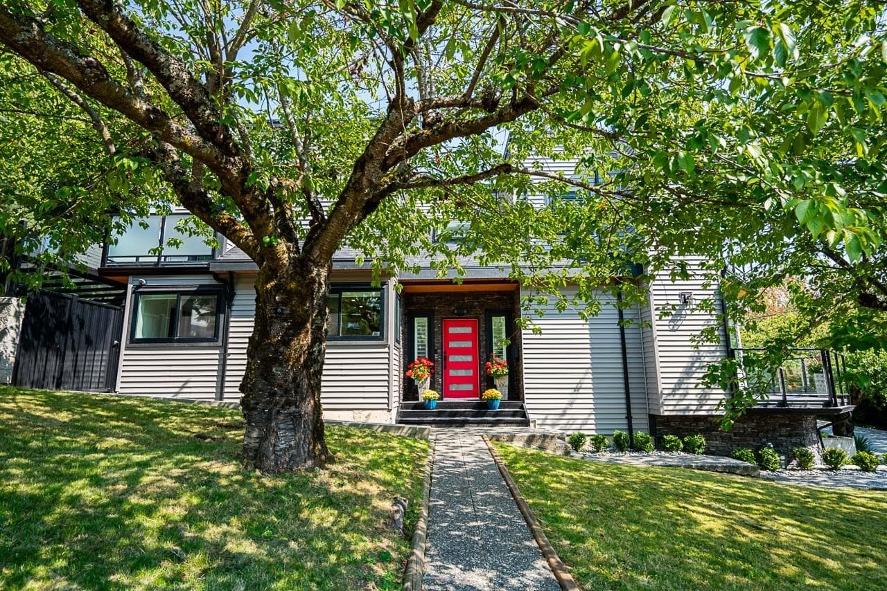 15807 Columbia Avenue, White Rock, V4B 5H7 — photo 3