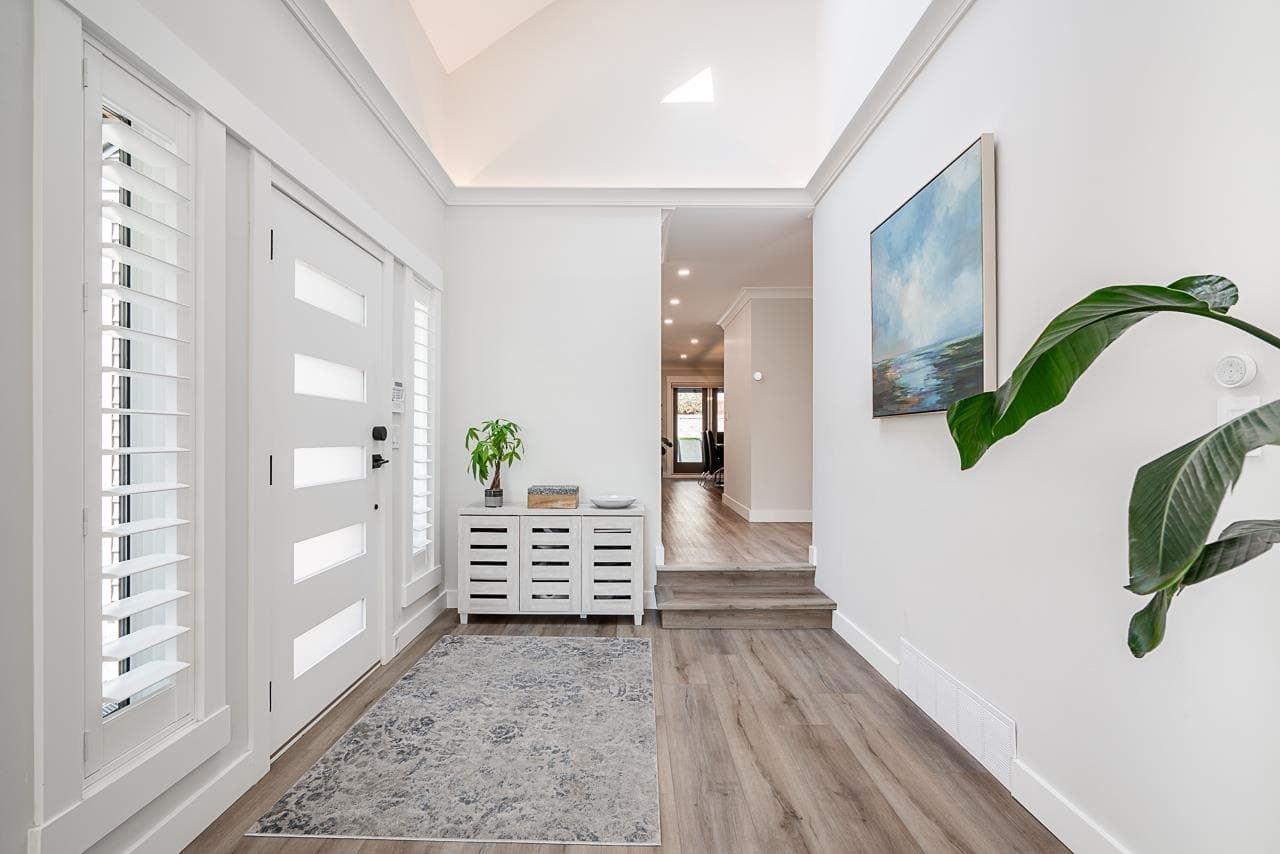 15807 Columbia Avenue, White Rock, V4B 5H7 — photo 4