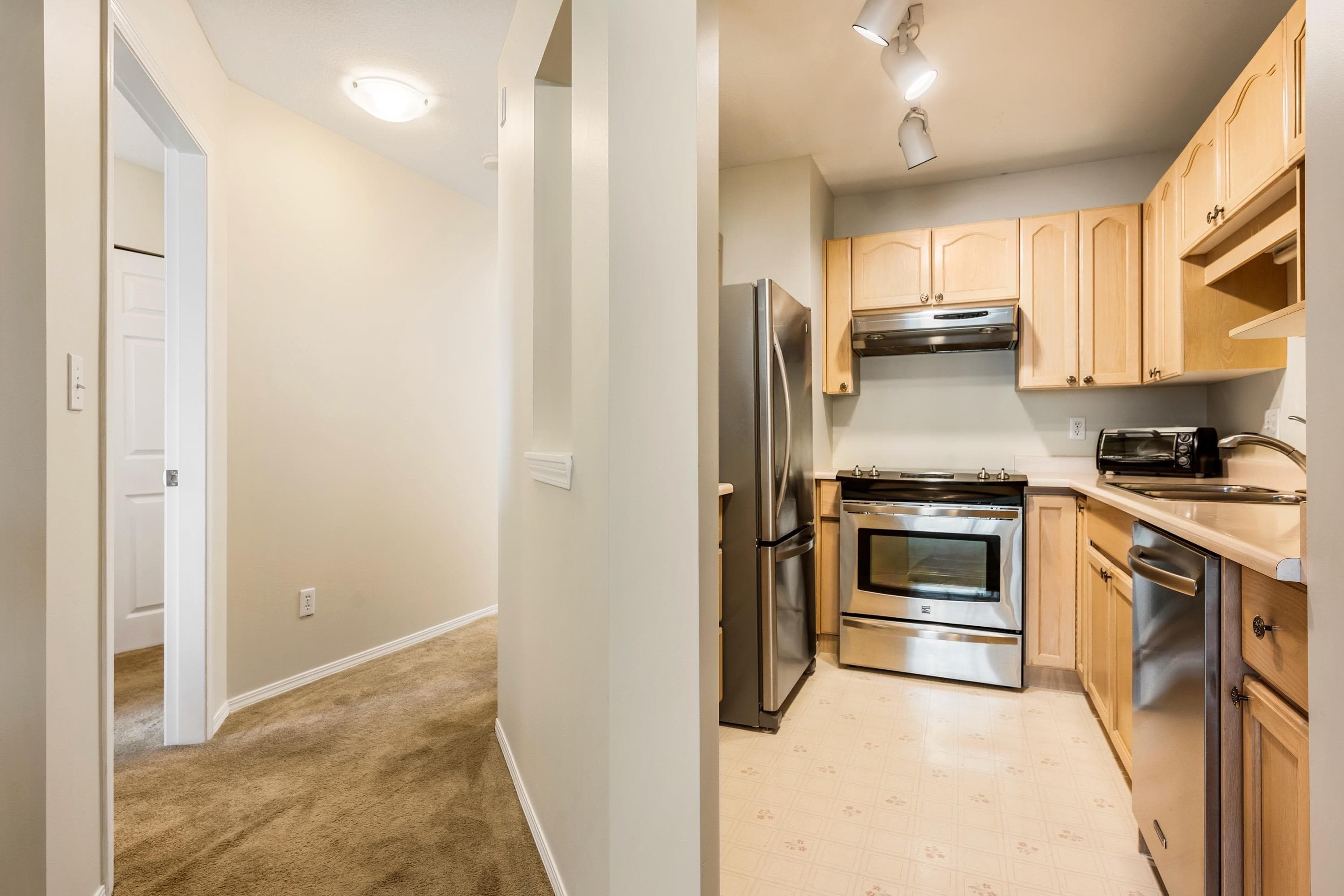 303 - 9400 Cook Street, Chilliwack, V2P 4J6 — photo 3
