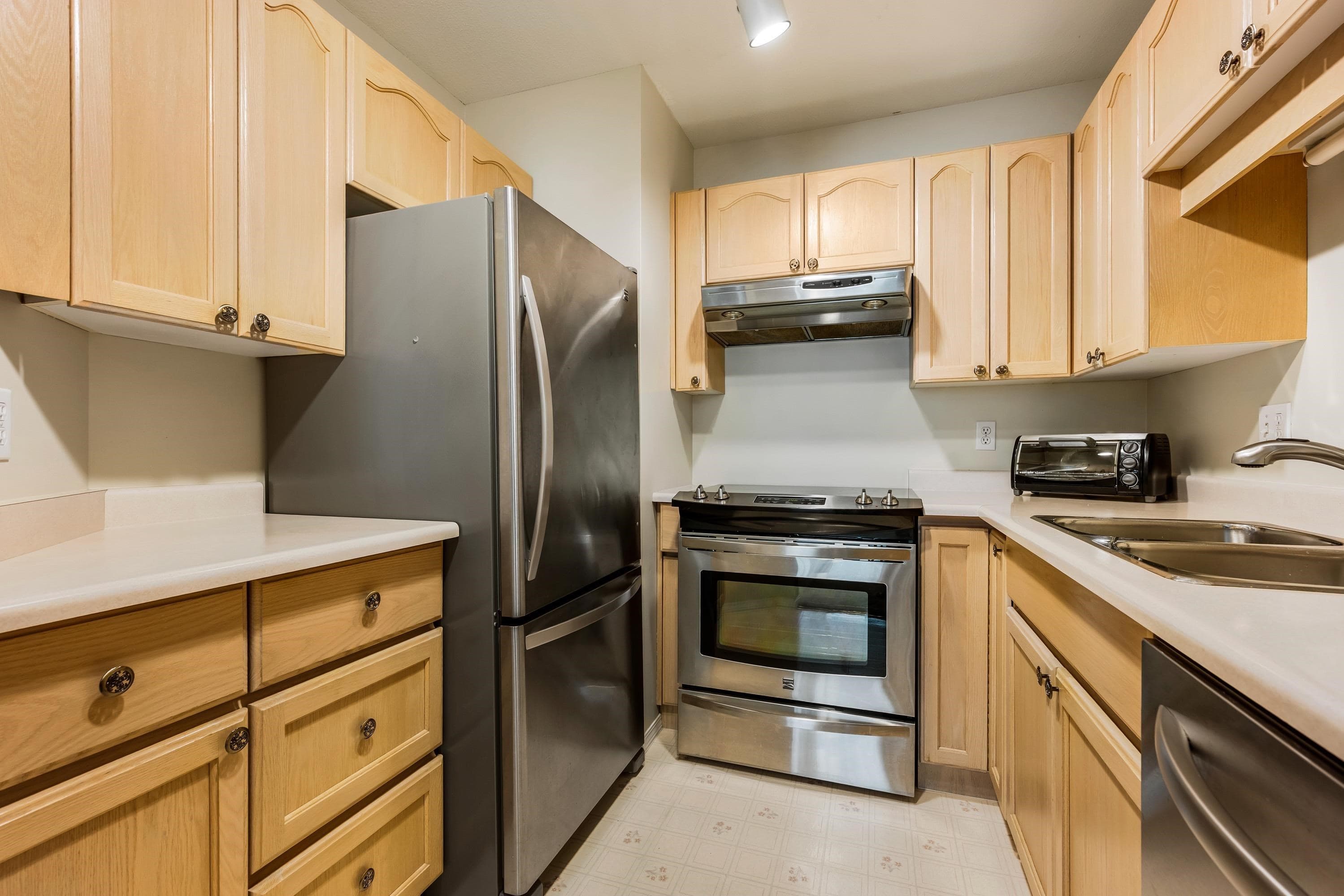 303 - 9400 Cook Street, Chilliwack, V2P 4J6 — photo 4