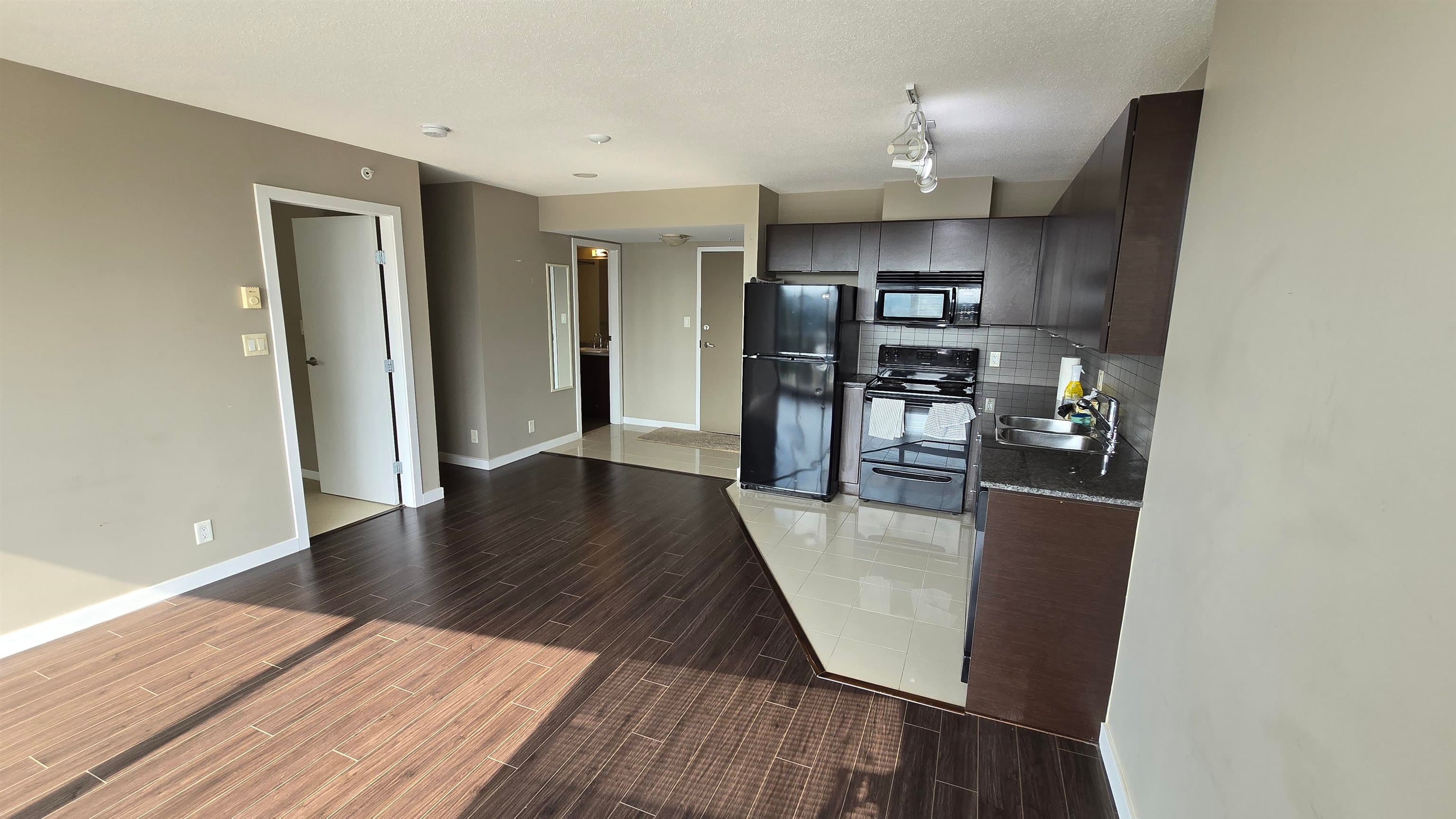 1110 - 13618 100 Avenue, Surrey, V3T 0A8 — photo 2