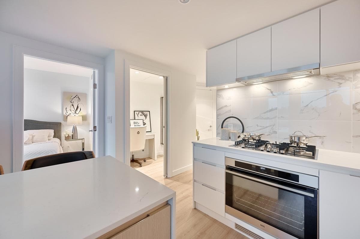 1308 - 1500 Fern Street, North Vancouver, V7J 0E6 — photo 5