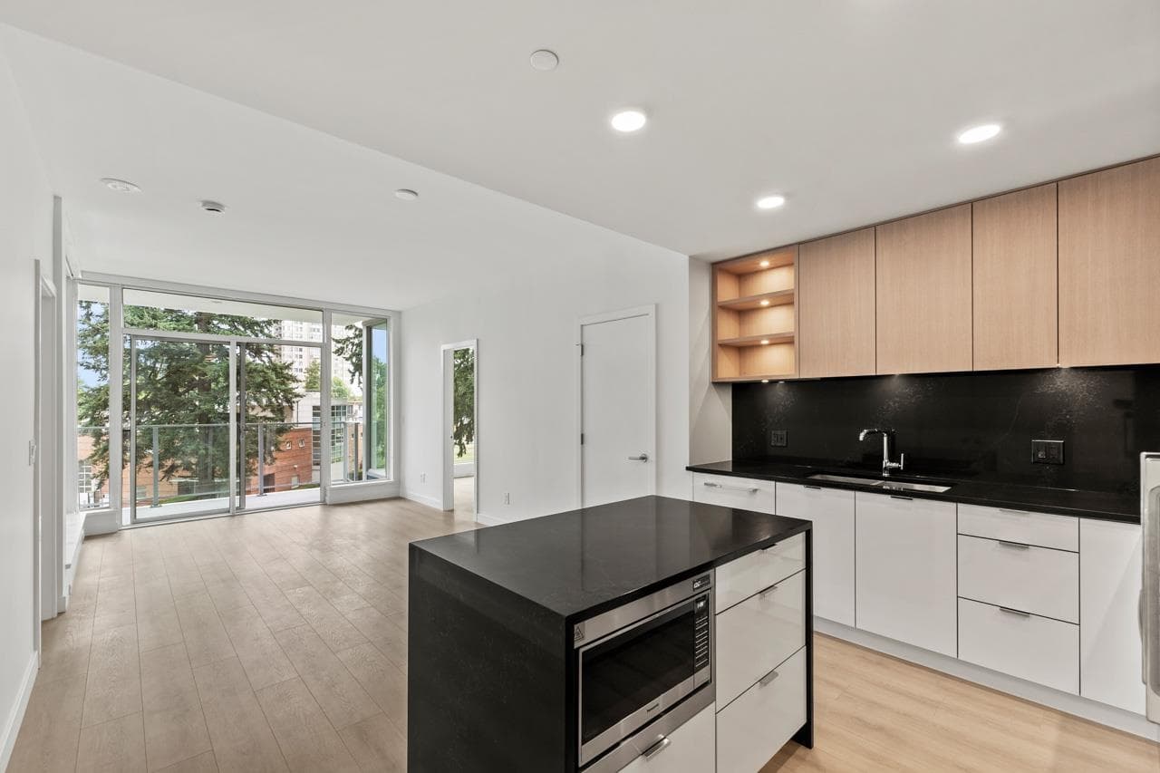 402 - 4988 Bennett Street, Burnaby, V5H 0L1 — photo 4