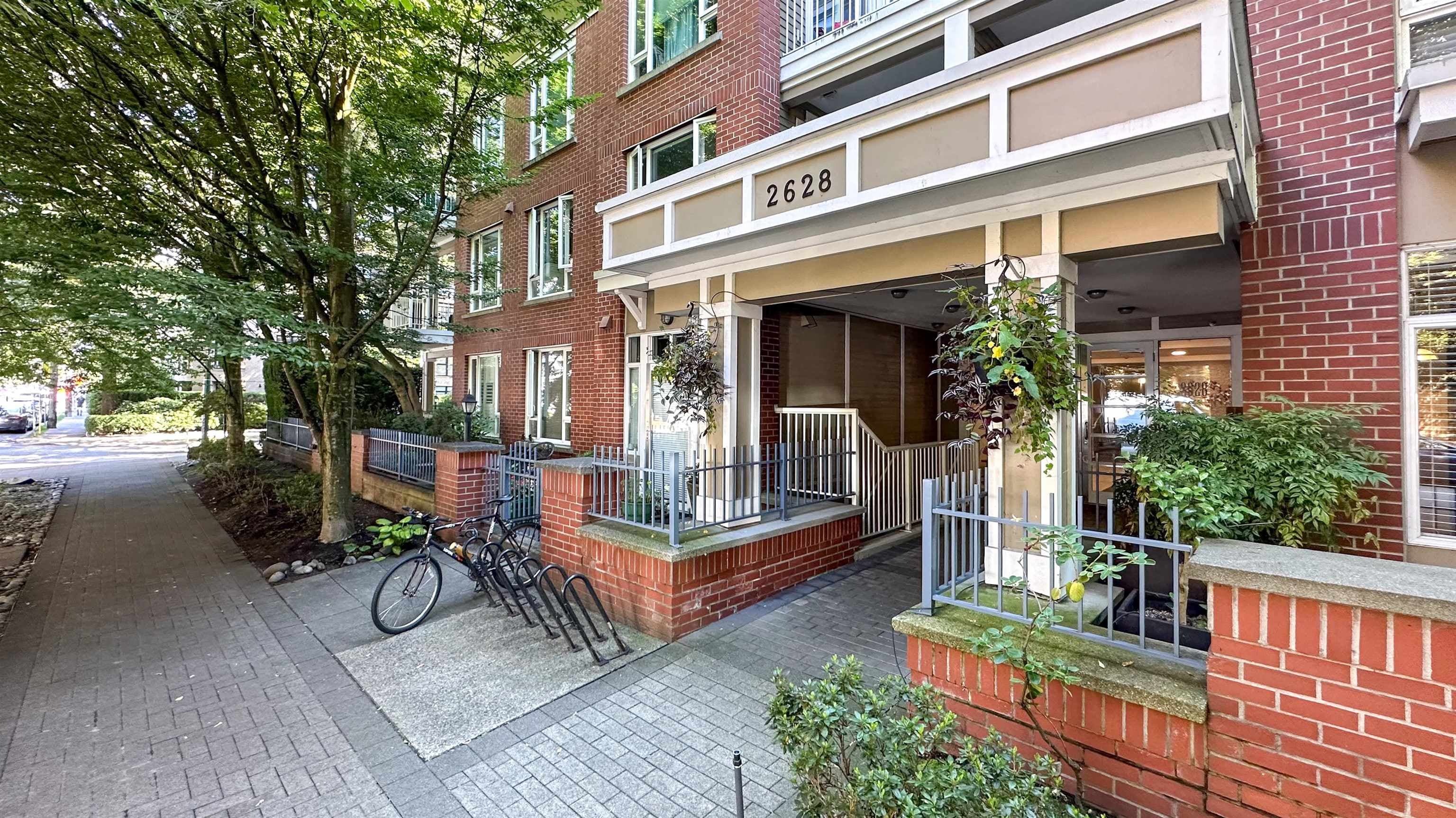 204 - 2628 Yew Street, Vancouver, V6K 4T4 — photo 2