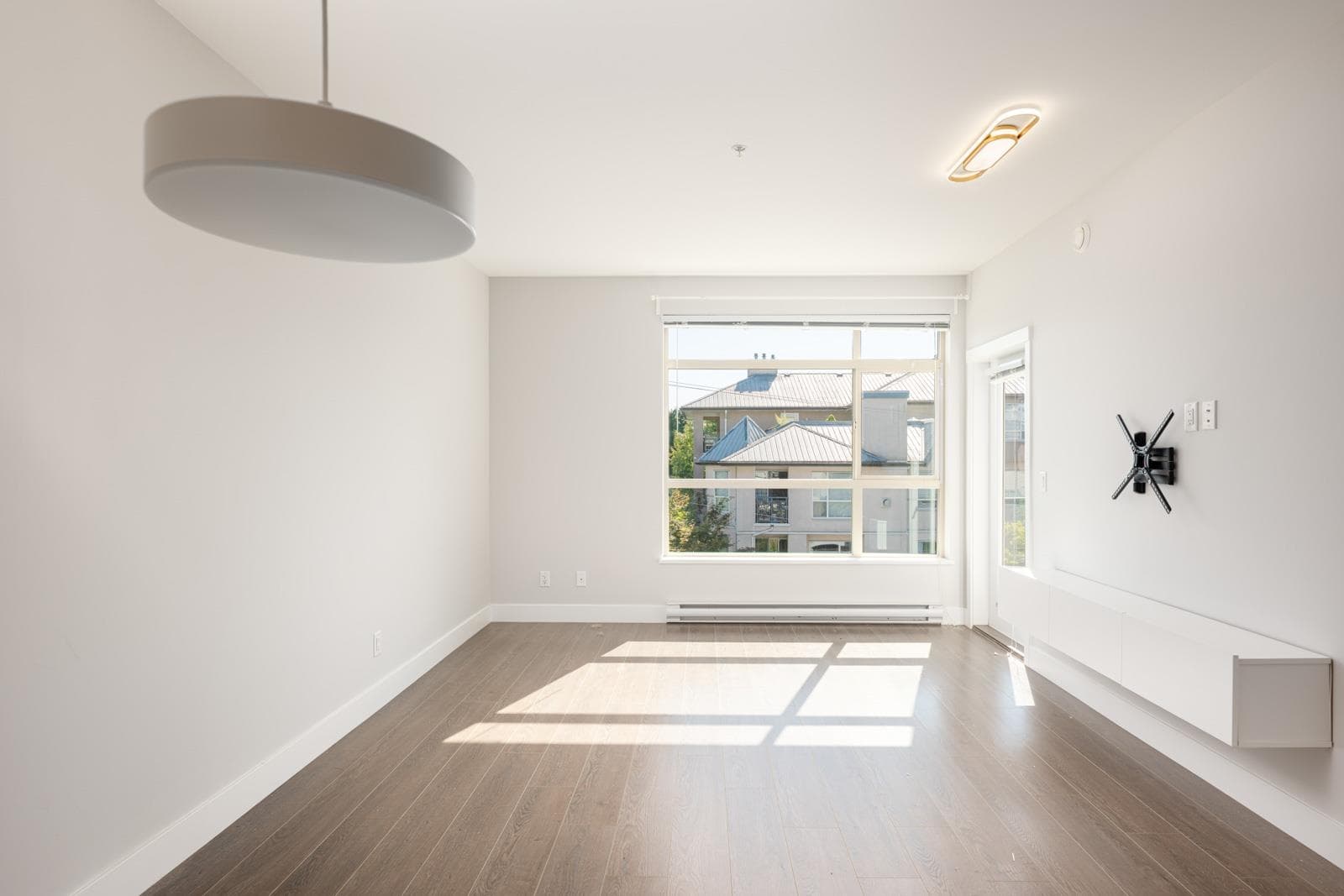 310 - 2436 Kelly Avenue, Port Coquitlam, V3C 0G9 — photo 3