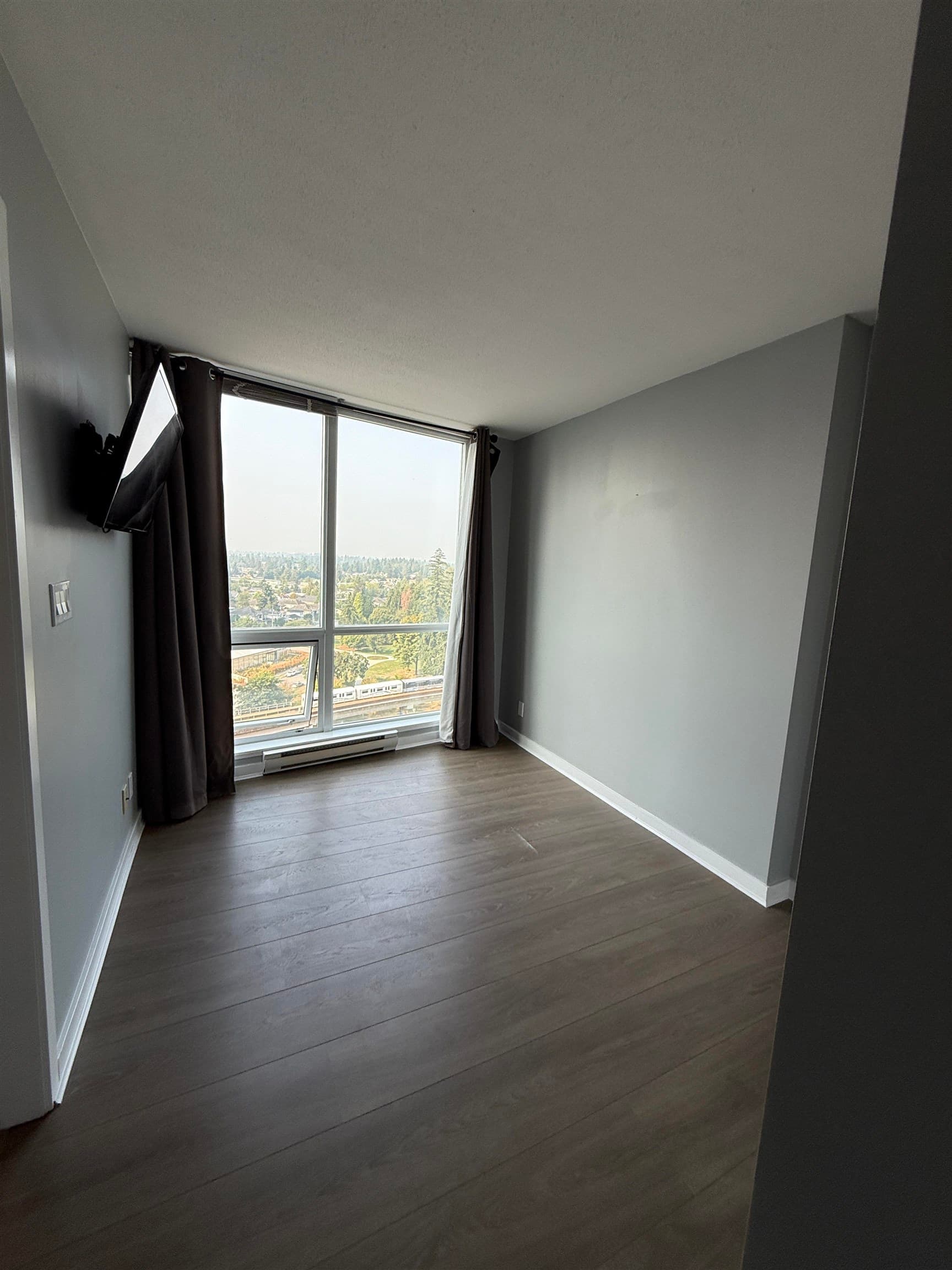 1609 - 13618 100 Avenue, Surrey, V3T 0A8 — photo 5