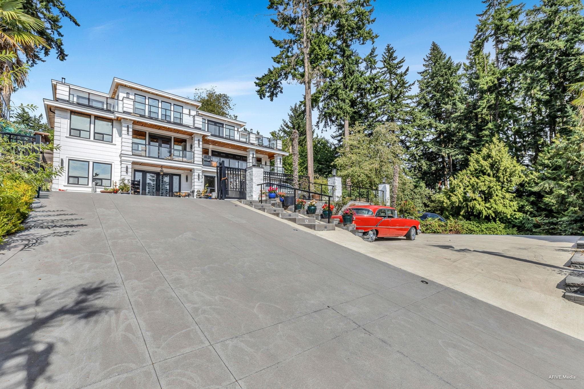 14203 Trites Road, Surrey, V3X 3E7 — photo 2