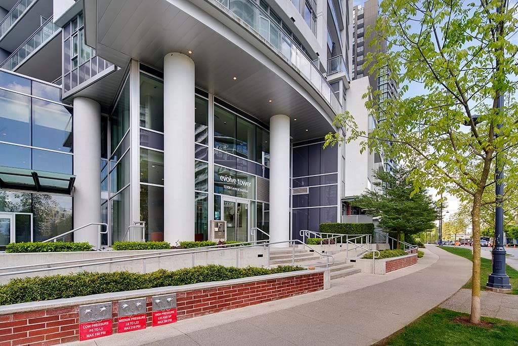 1809 - 13308 Central Avenue, Surrey, V3T 0M4 — photo 2