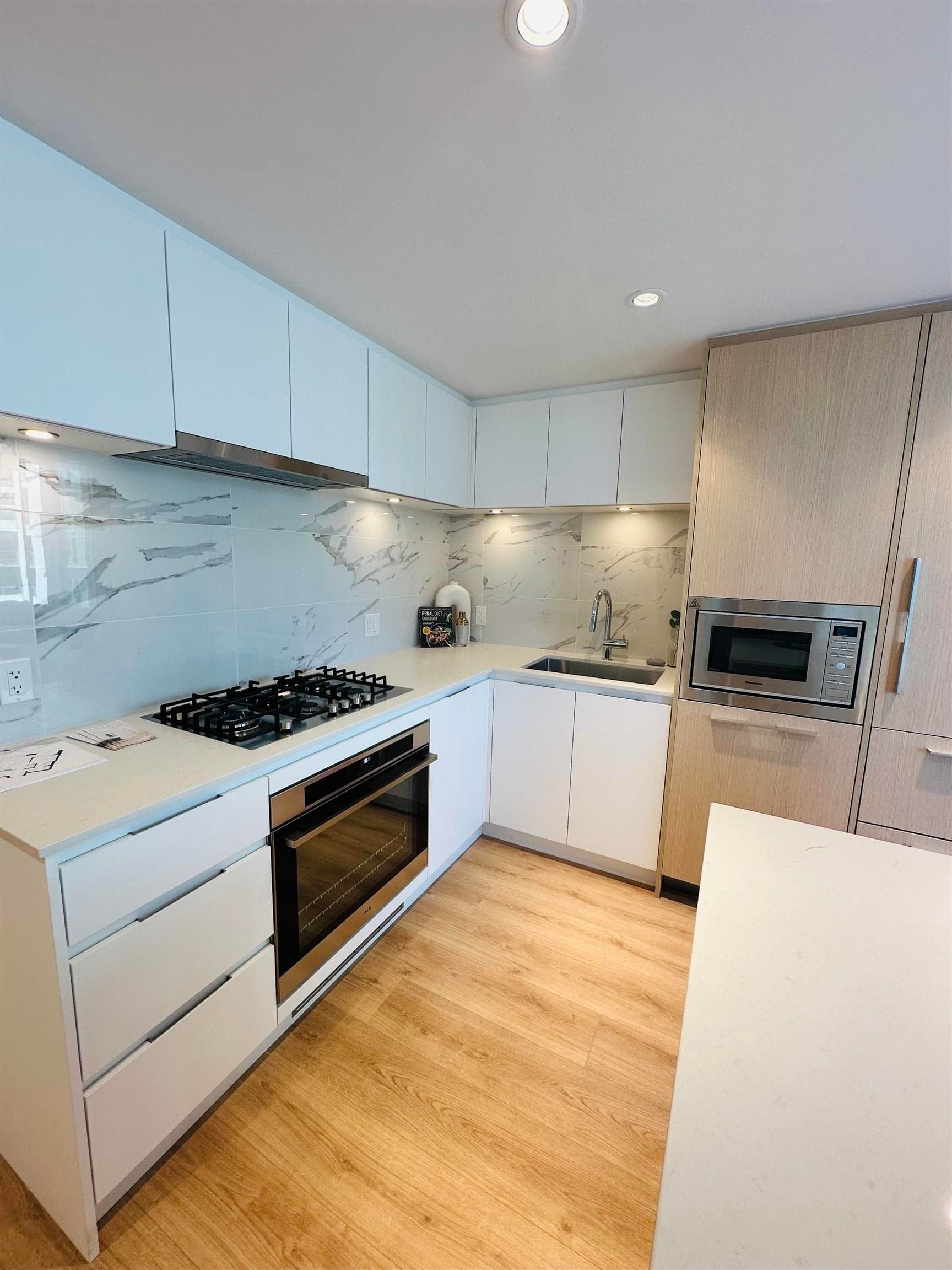 18** - 1500 Fern Street, North Vancouver, V7J 0B6 — photo 3