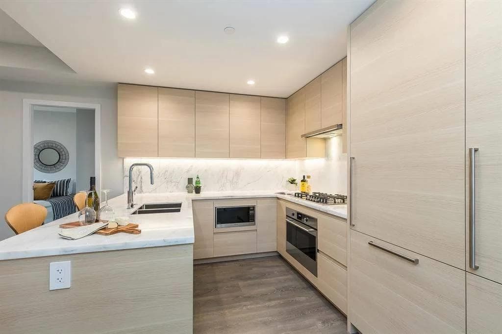 608 - 305 Morrissey Road, Port Moody, V3H 0L9 — photo 2