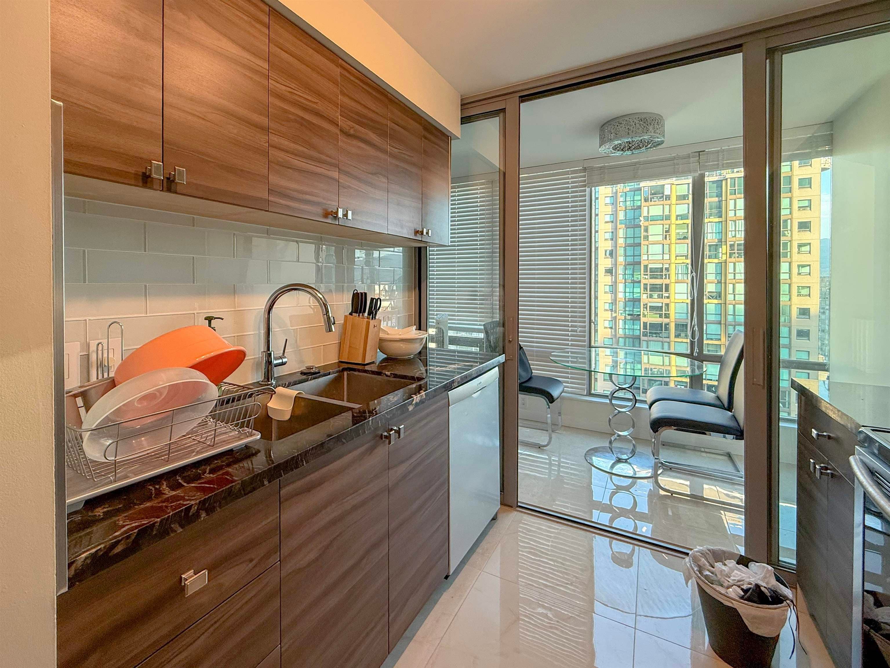 1288 W Georgia Street, Vancouver, V6E 4R3 — photo 2
