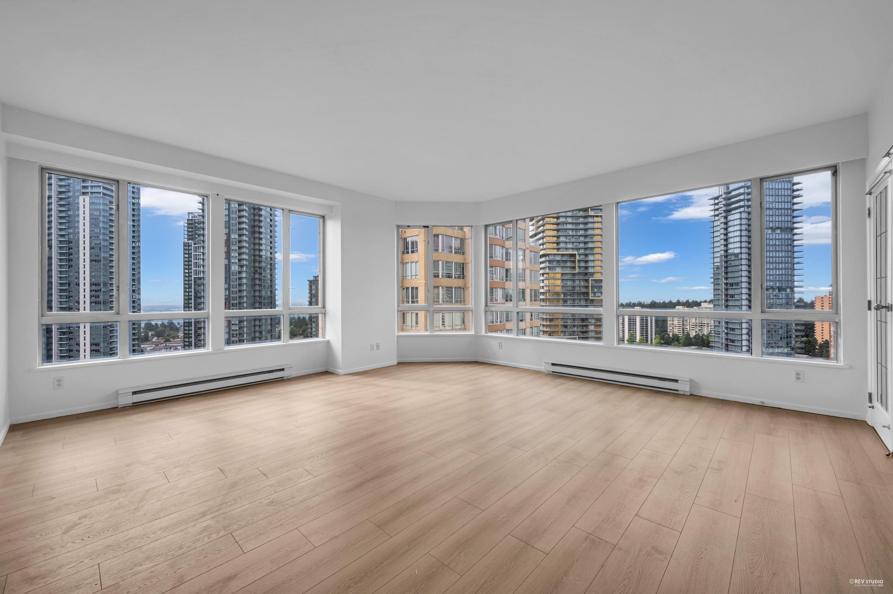 2104 - 6220 Mckay Avenue, Burnaby, V5H 4M8 — photo 2