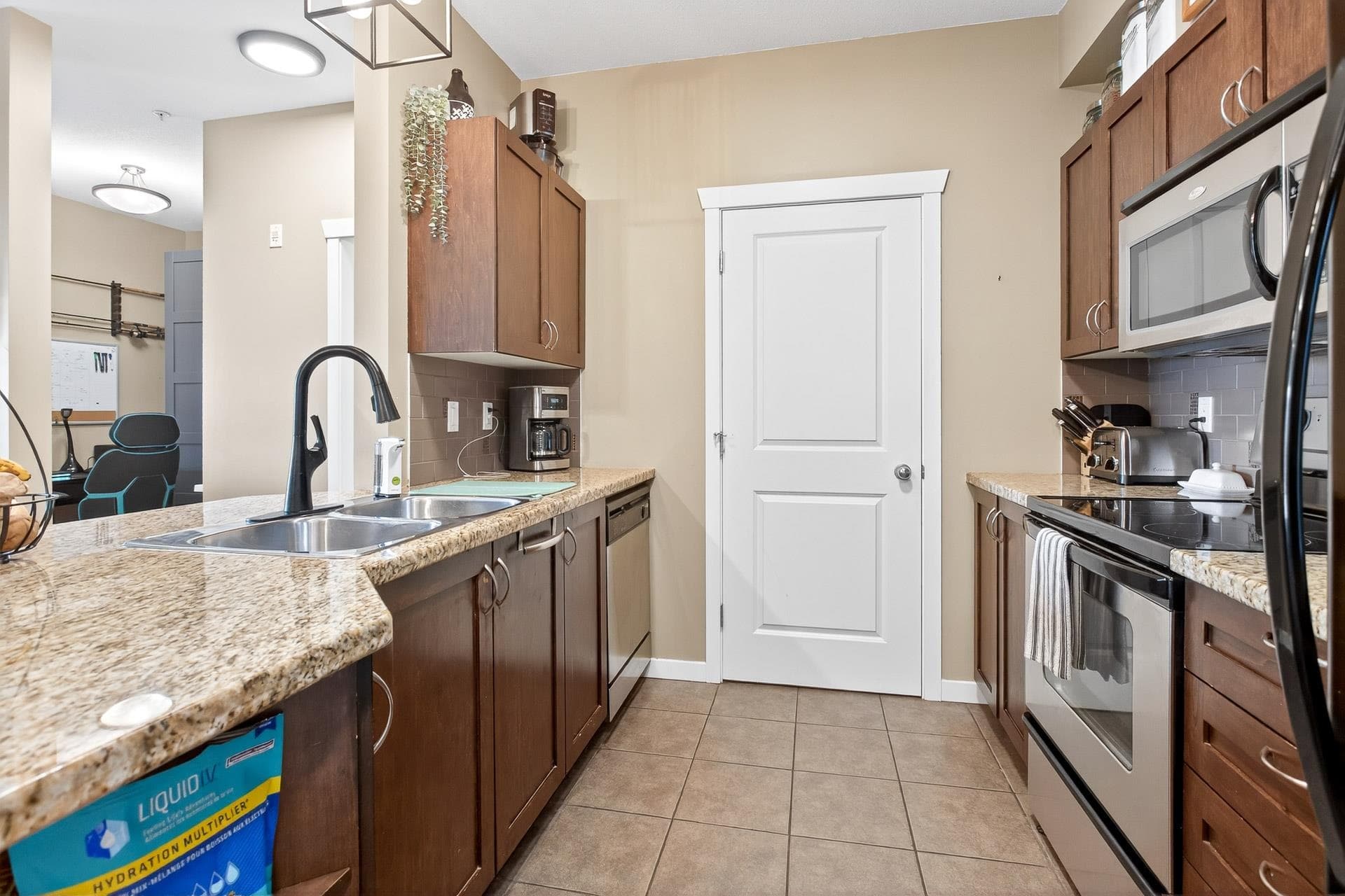 207 - 2336 Whyte Avenue, Port Coquitlam, V3C 0A7 — photo 3