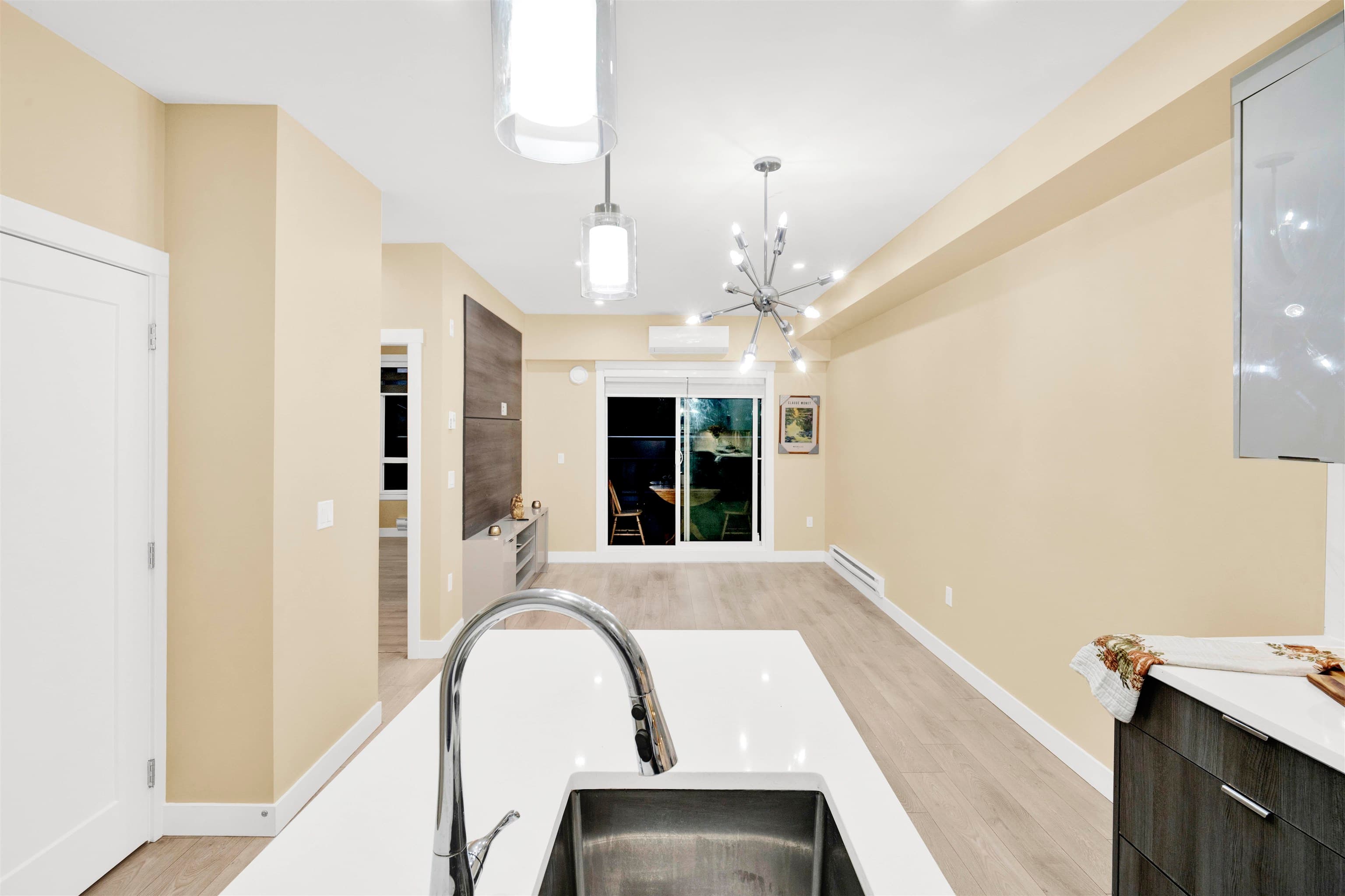 B210 - 14438 72 Avenue, Surrey, V3S 0B6 — photo 4
