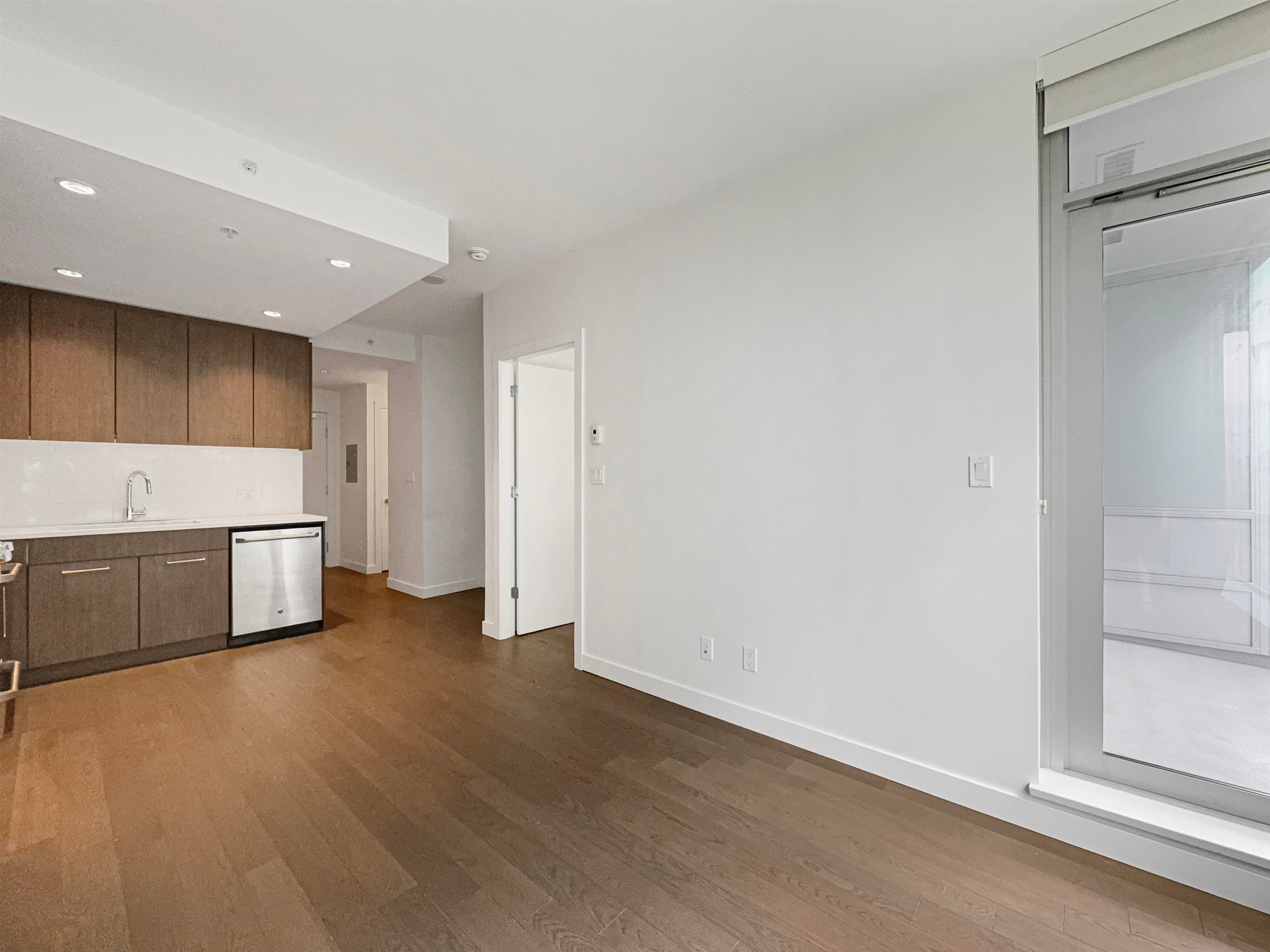 5xx - 9060 University Crescent, Burnaby, V5A 0E1 — photo 5