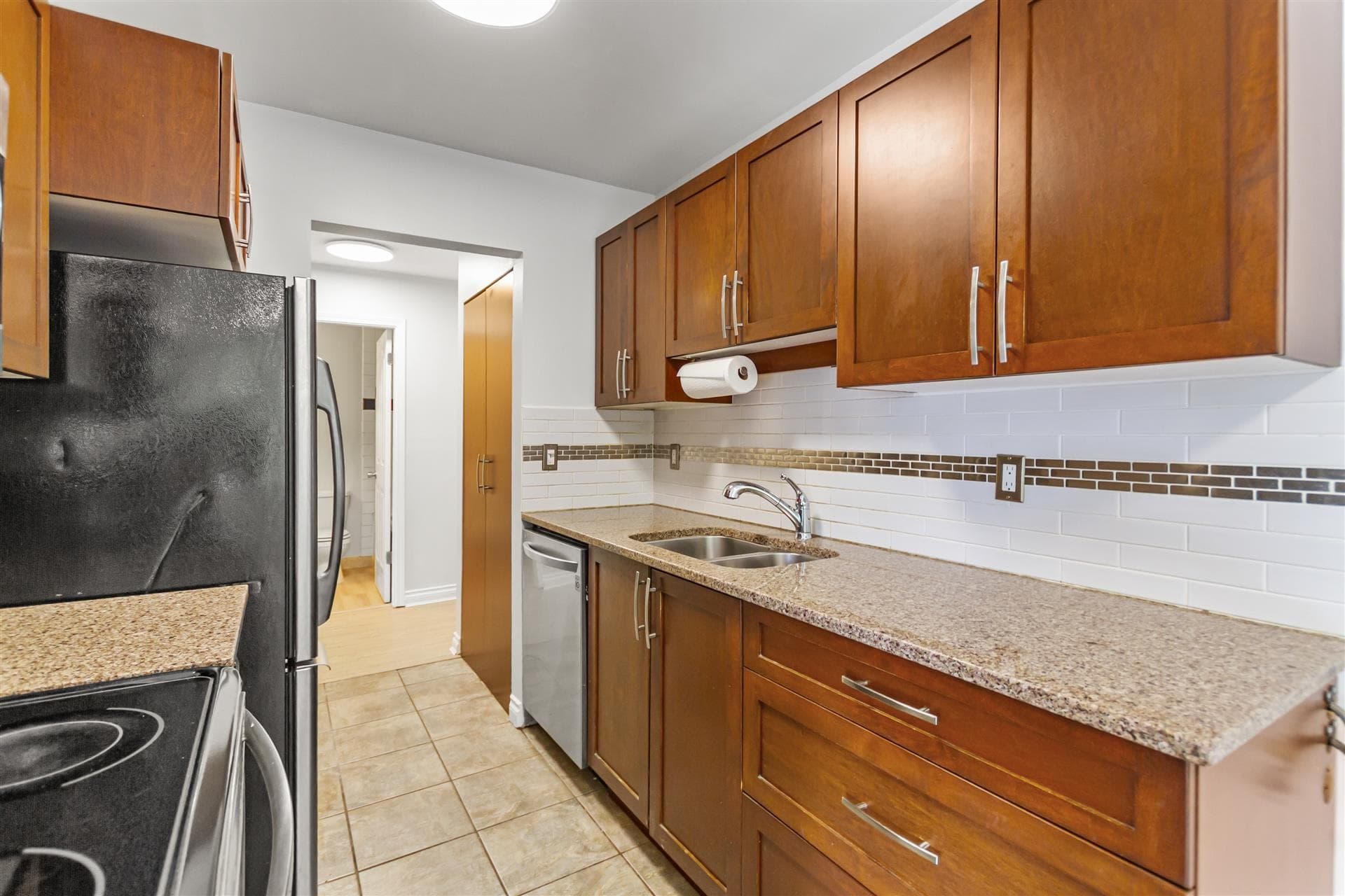 112 - 590 Whiting Way, Coquitlam, V3J 3R9 — photo 2