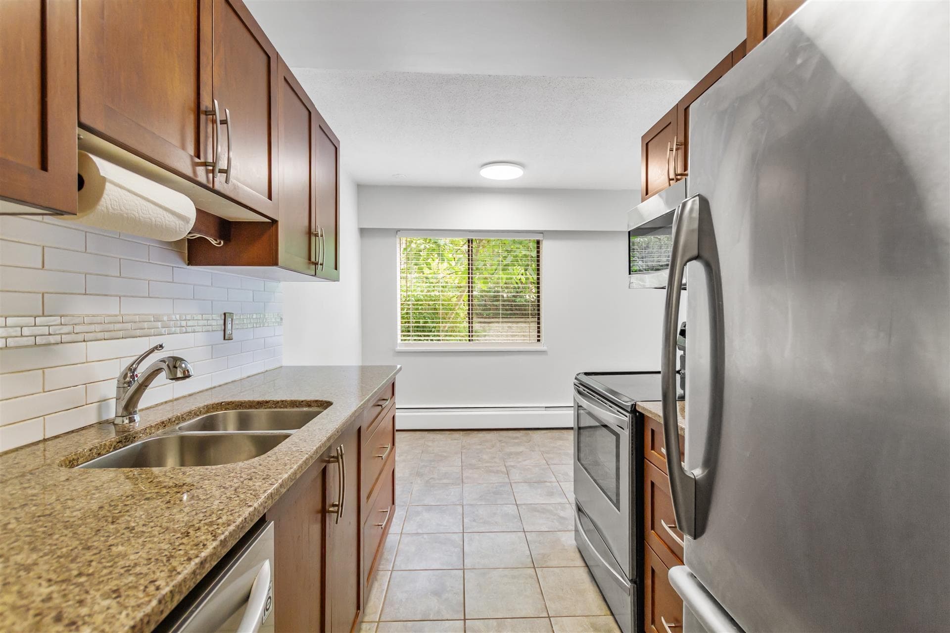112 - 590 Whiting Way, Coquitlam, V3J 3R9 — photo 3