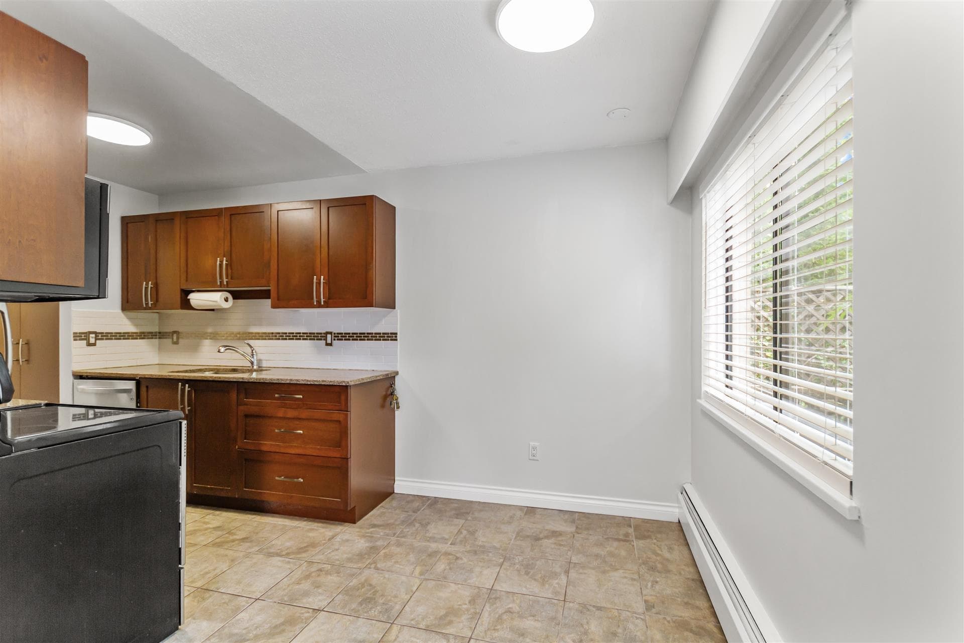 112 - 590 Whiting Way, Coquitlam, V3J 3R9 — photo 5