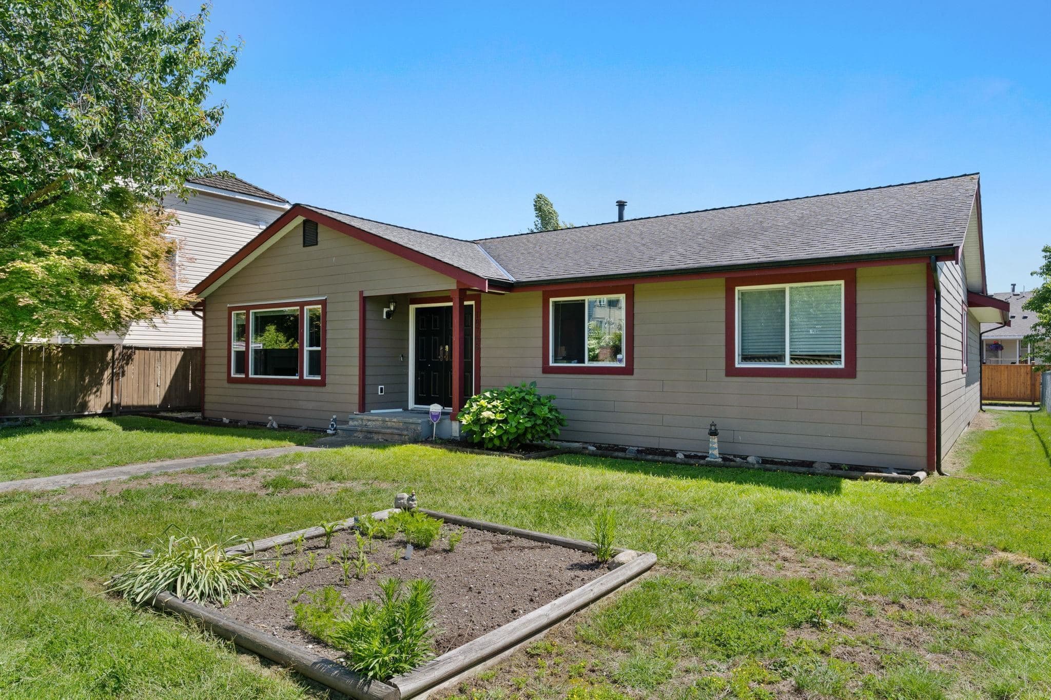 18768 64 Avenue, Surrey, V3S 7T9 — photo 2