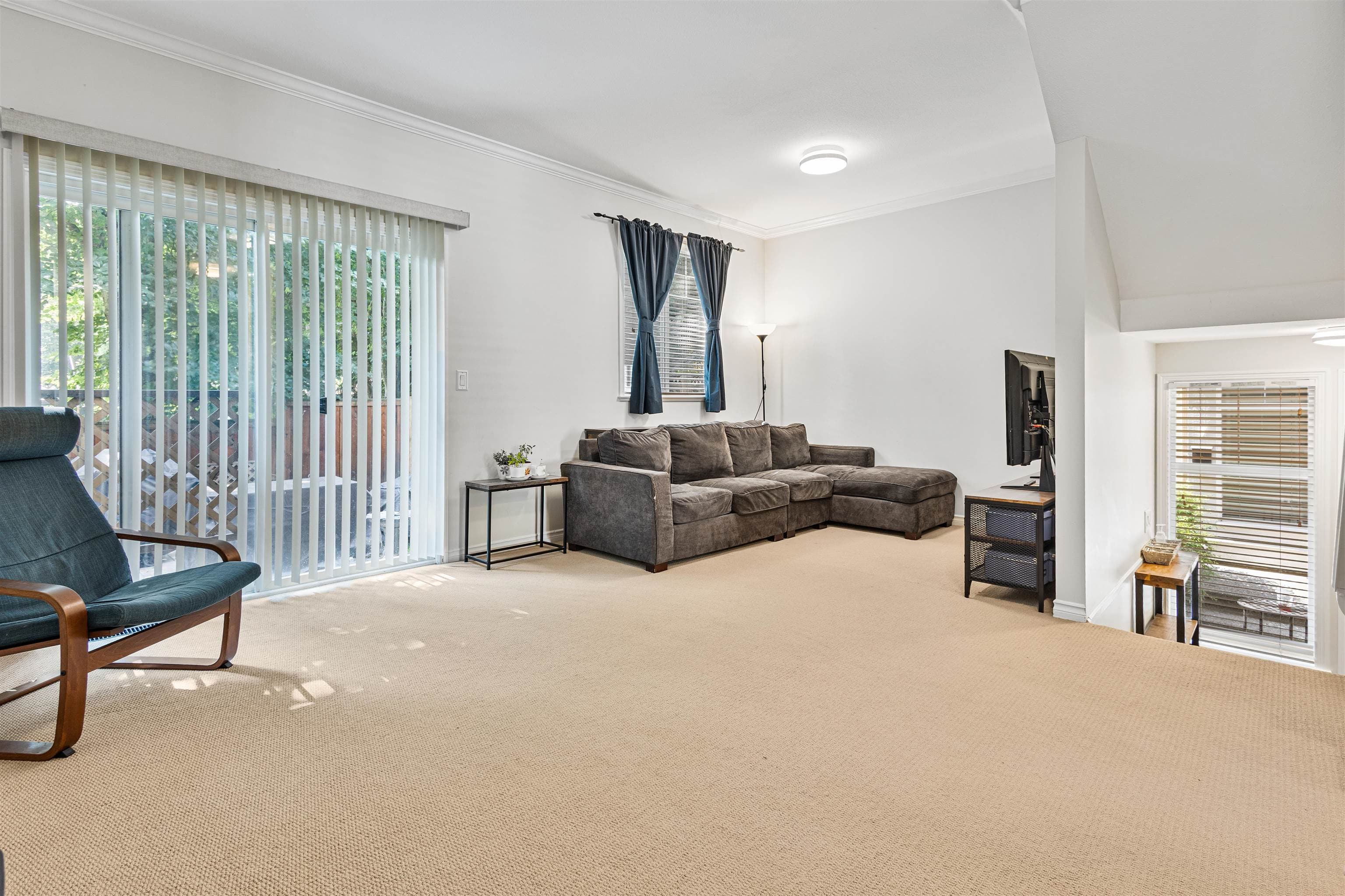 25 - 6588 188 Street, Surrey, V3S 1Z6 — photo 2