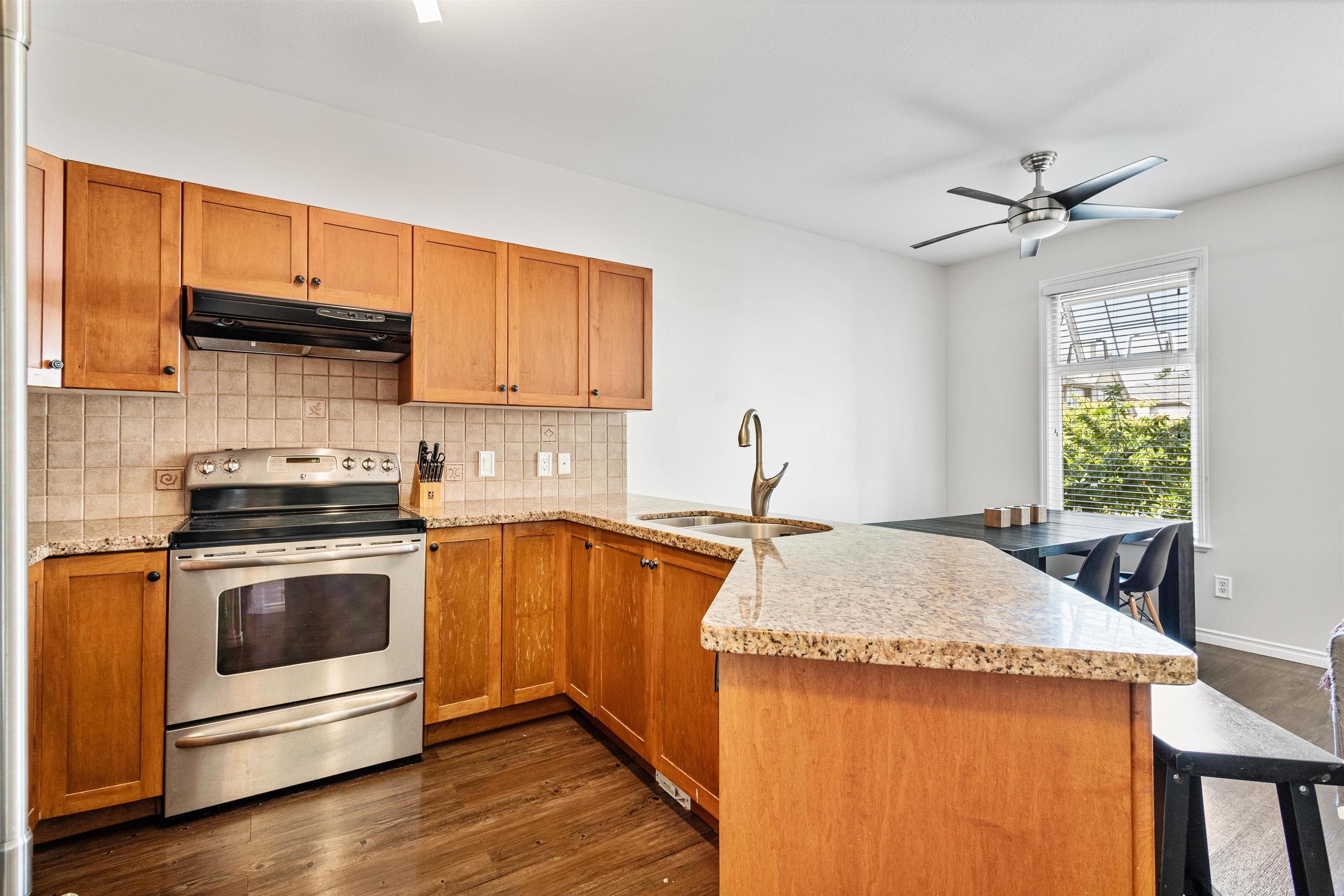 25 - 6588 188 Street, Surrey, V3S 1Z6 — photo 4