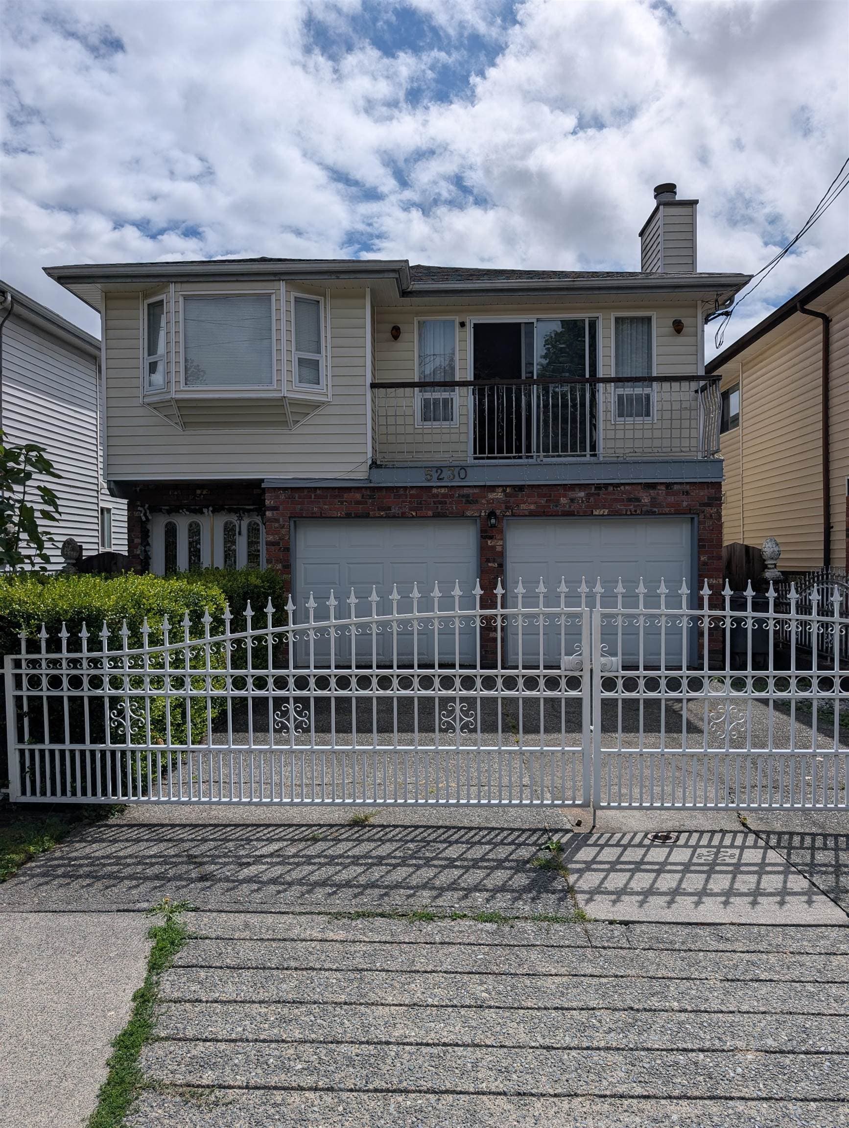 5230 Mckinnon Street, Vancouver, V5R 4C6 — photo 2