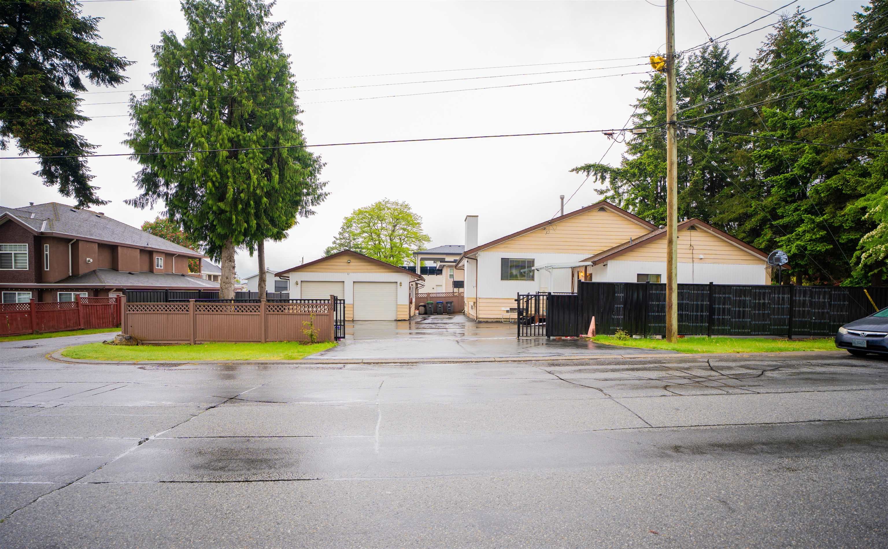 9290 128 Street, Surrey, V3V 5N2 — photo 3