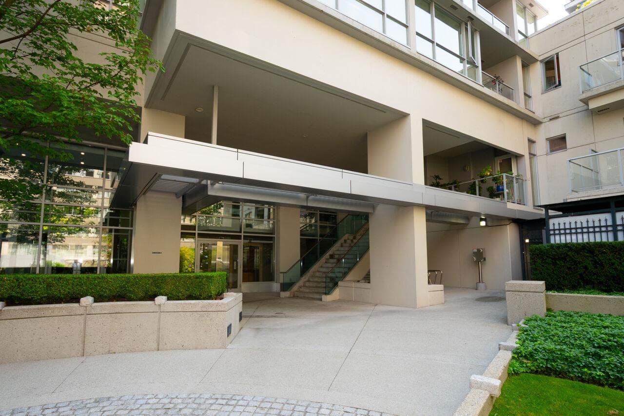 503 - 1420 W Georgia Street, Vancouver, V6G 3K4 — photo 2