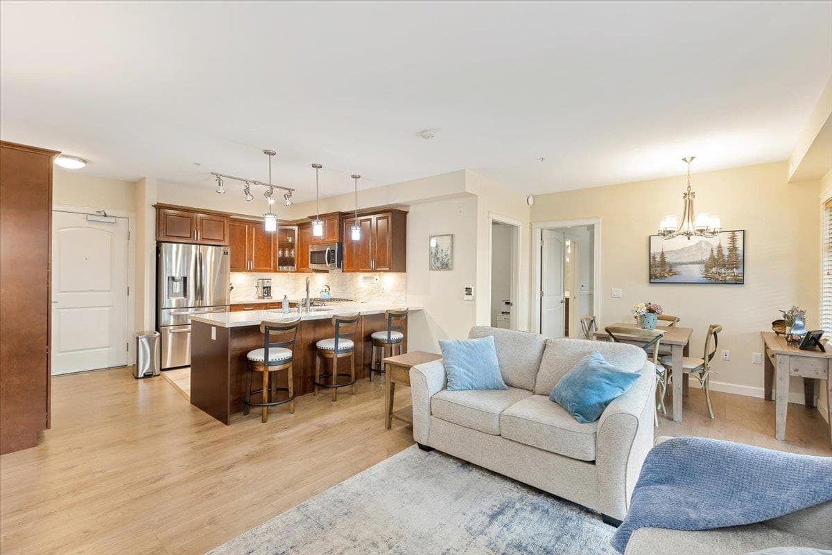 202 - 14588 Mcdougall Drive, Surrey, V4P 0H1 — photo 5
