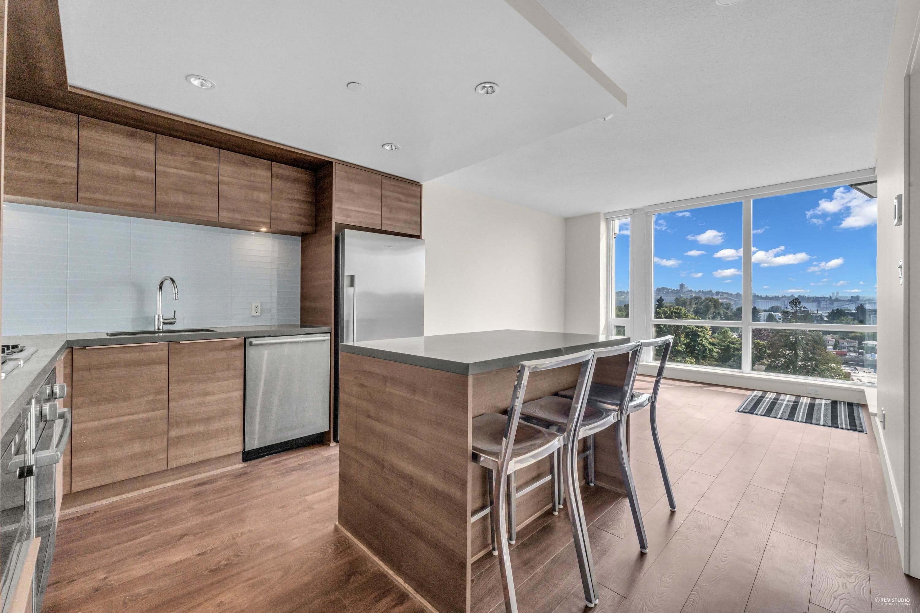 1005 - 1550 Fern Street, North Vancouver, V7J 0A9 — photo 3