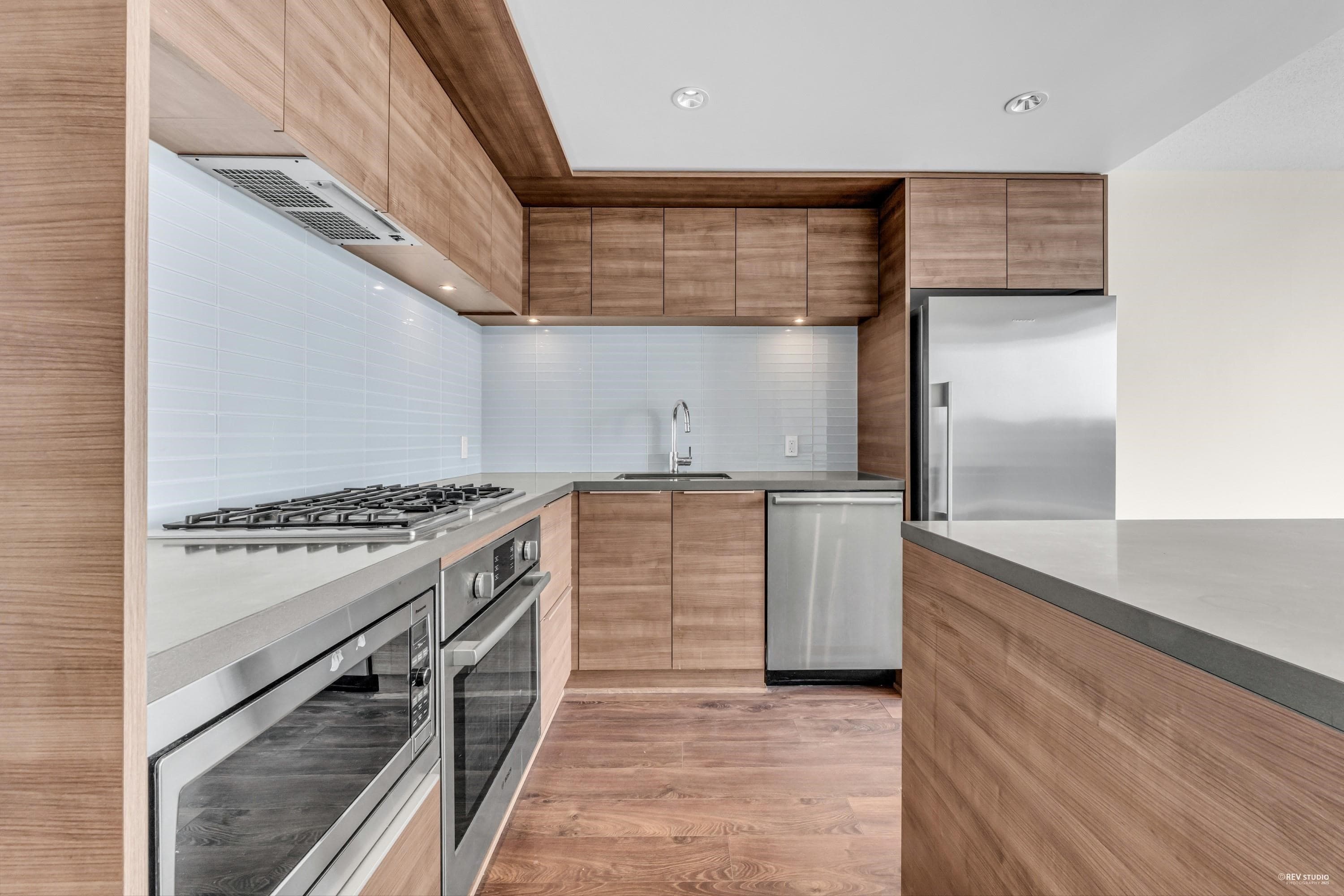 1005 - 1550 Fern Street, North Vancouver, V7J 0A9 — photo 5