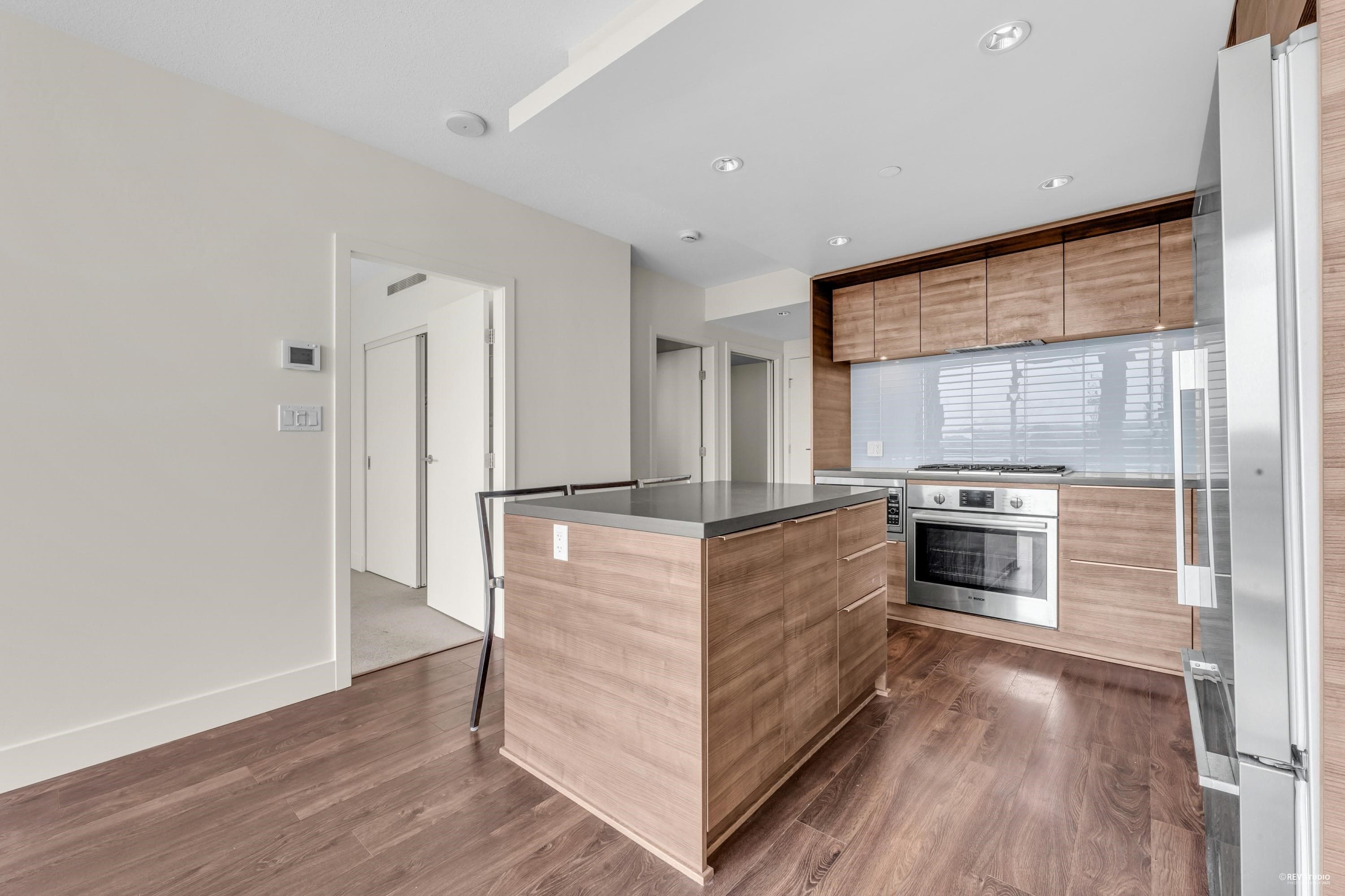 1005 - 1550 Fern Street, North Vancouver, V7J 0A9 — photo 4