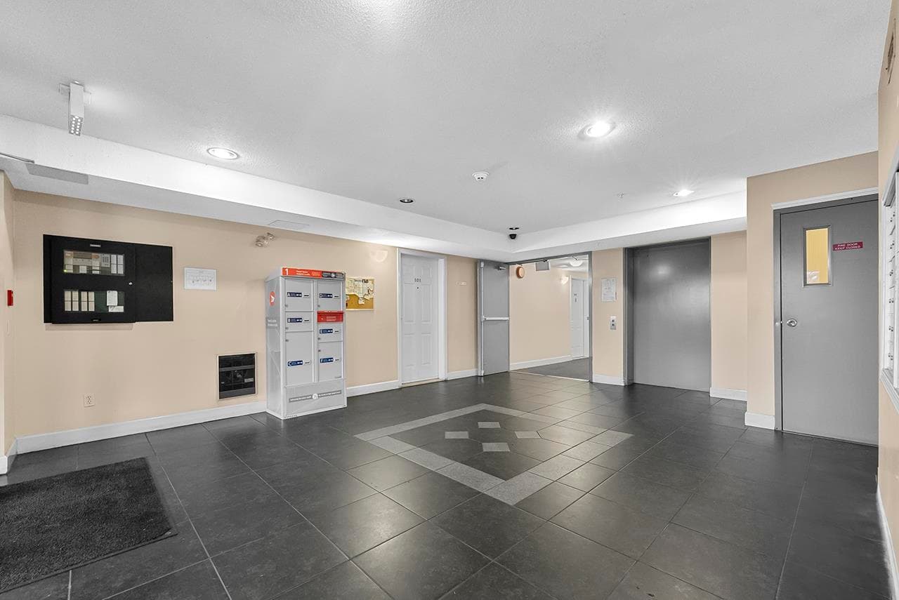 211 - 5818 Lincoln Street, Vancouver, V5R 4P7 — photo 4