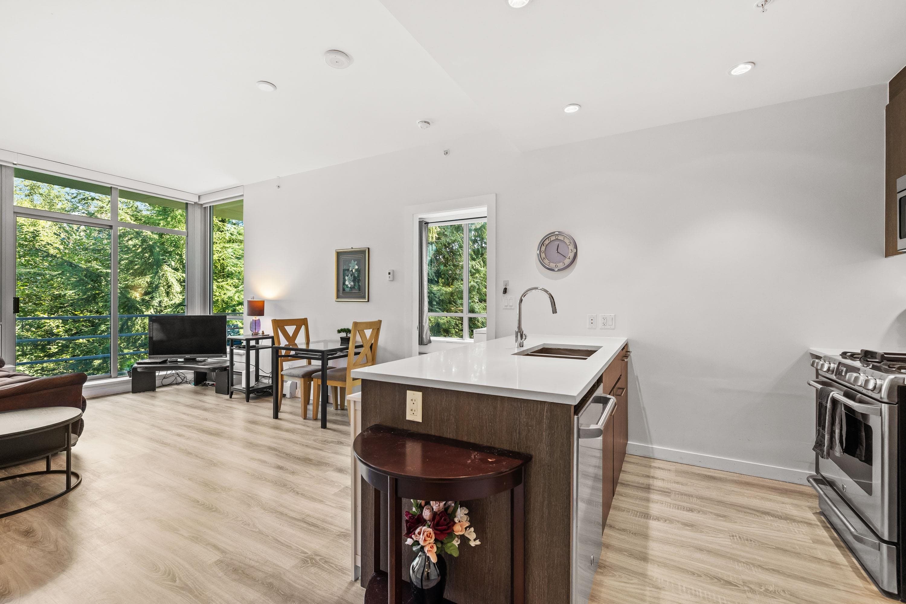 006 - 9060 University Crescent, Burnaby, V5A 0E1 — photo 4