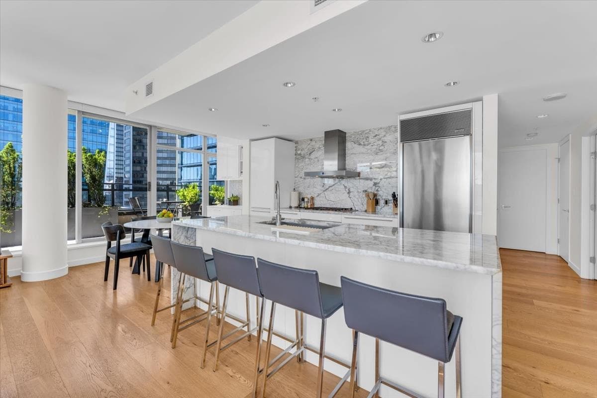 2602 - 788 Richards Street, Vancouver, V6B 0C7 — photo 2