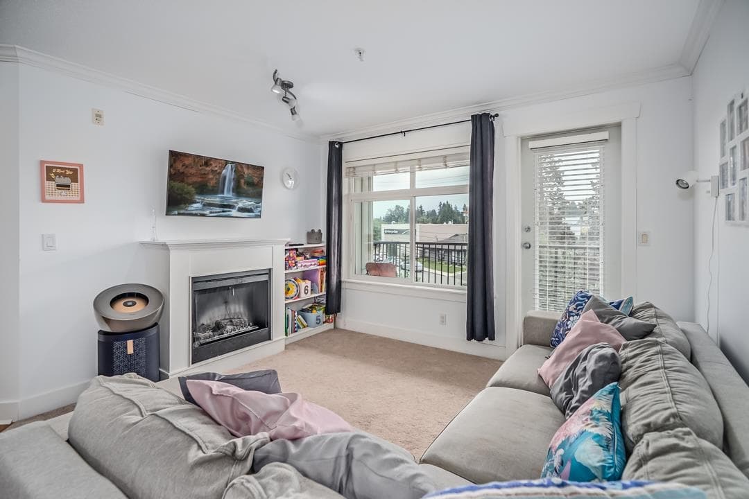 303 - 33255 Old Yale Road, Abbotsford, V2S 8R2 — photo 2